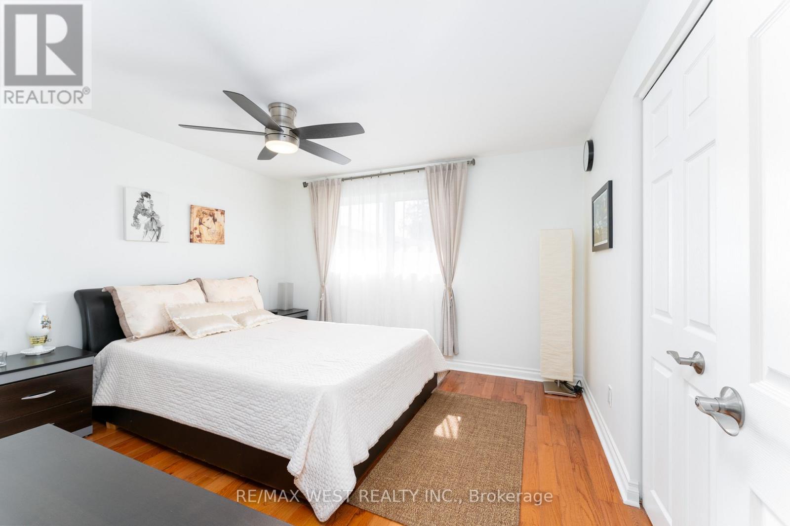 11 Farley Crescent, Toronto (Willowridge-Martingrove-Richview), Ontario  M9R 2A5 - Photo 19 - W12067323