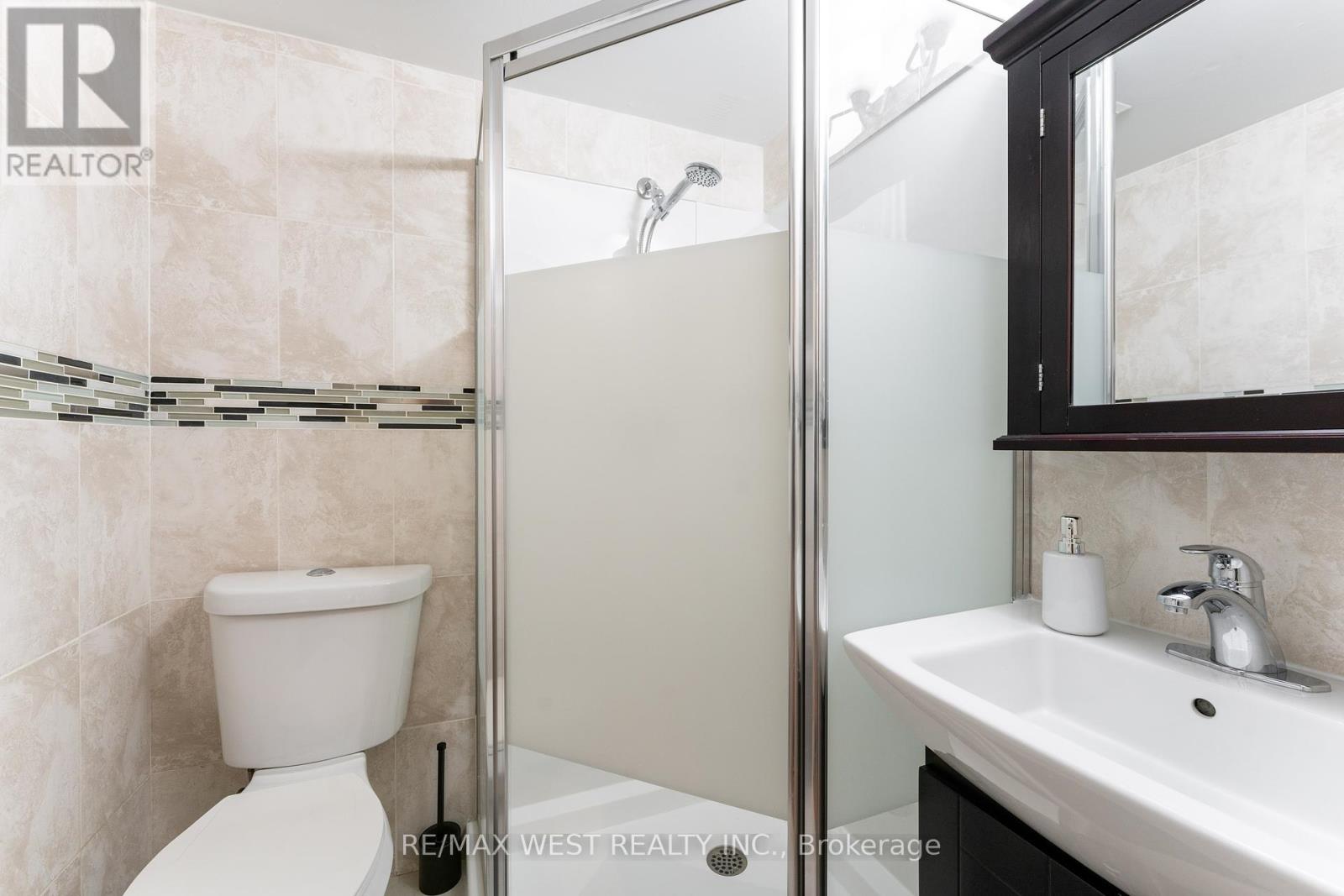11 Farley Crescent, Toronto (Willowridge-Martingrove-Richview), Ontario  M9R 2A5 - Photo 24 - W12067323