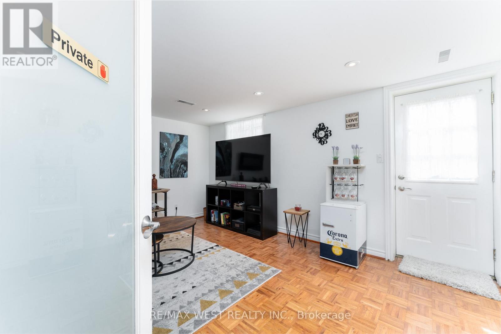 11 Farley Crescent, Toronto (Willowridge-Martingrove-Richview), Ontario  M9R 2A5 - Photo 25 - W12067323