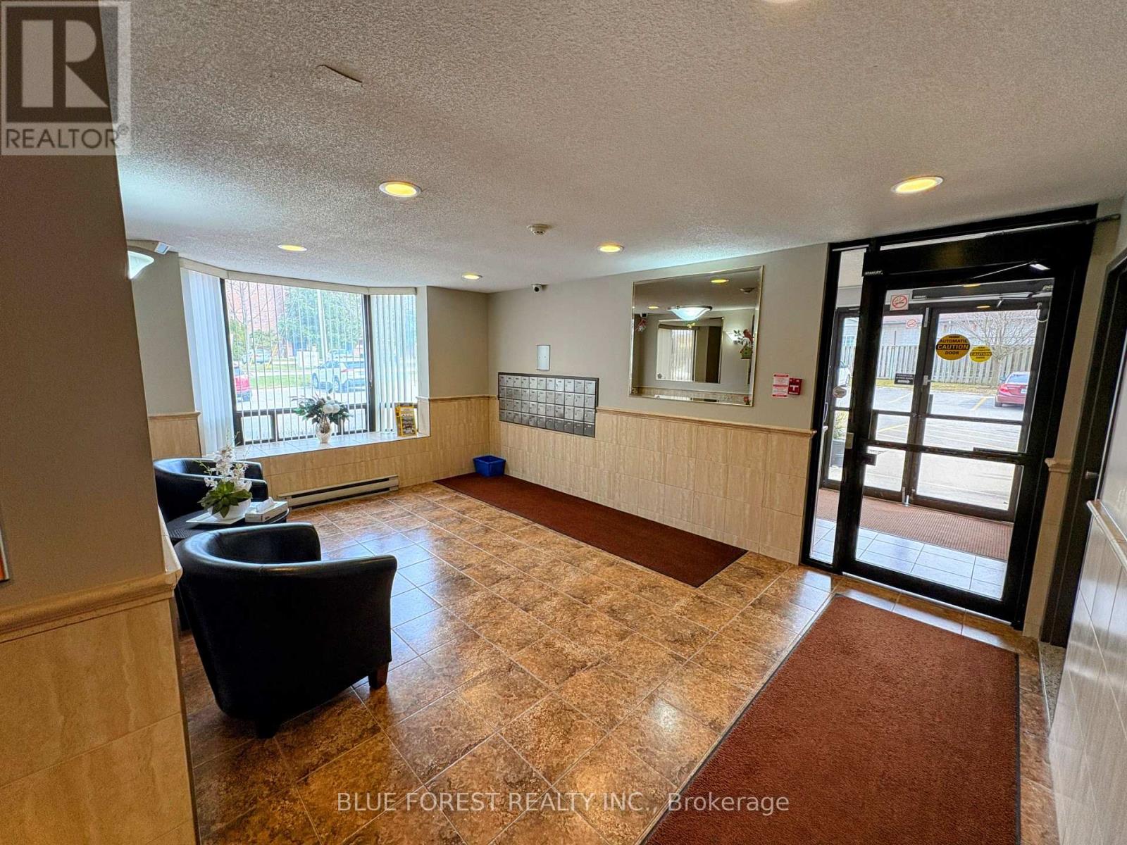 Property at 101 - 75 HUXLEY STREET image 4