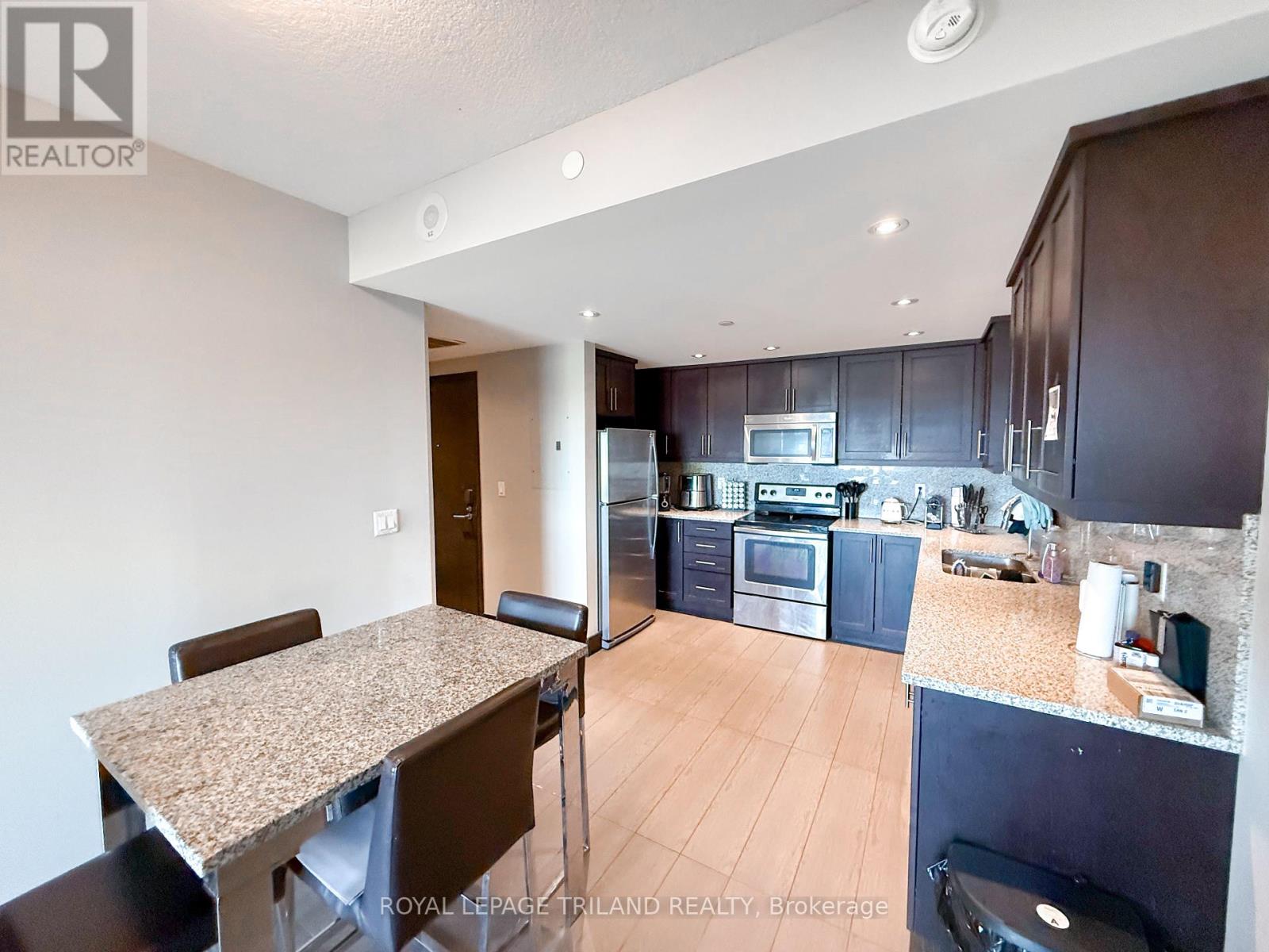 Property at 1502 - 1235 RICHMOND STREET image 3