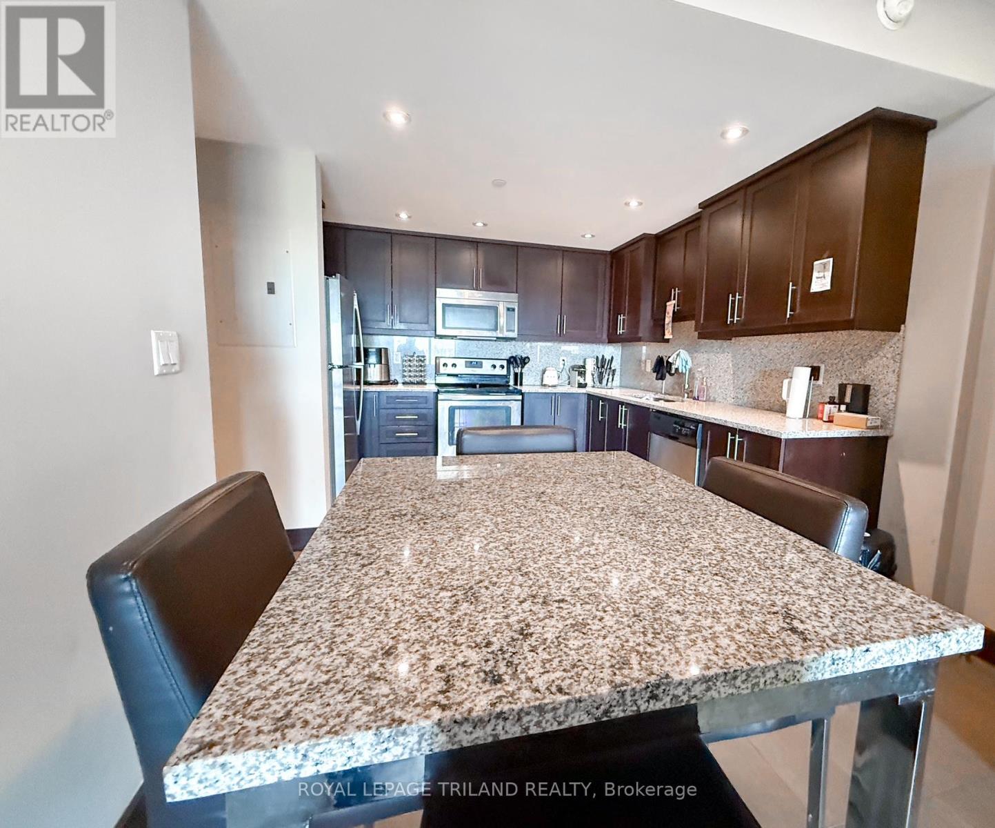 Property at 1502 - 1235 RICHMOND STREET image 5