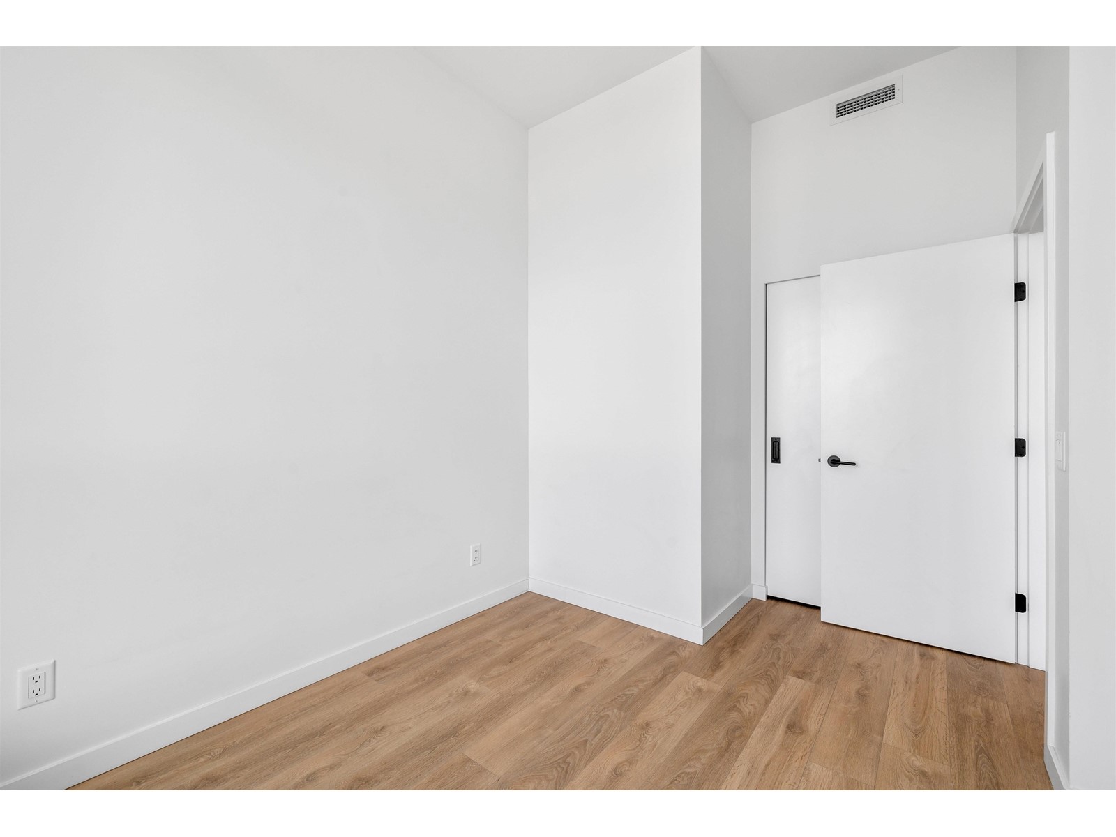 3001 13685 102 Avenue, Surrey, British Columbia  V3T 1N7 - Photo 13 - R2986903