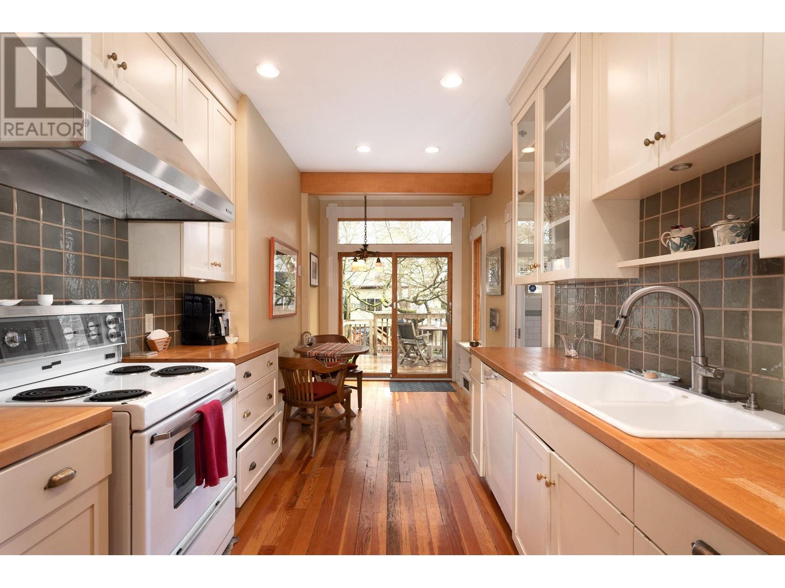 2725 W 6th Avenue, Vancouver, British Columbia  V6K 1W9 - Photo 13 - R2986992