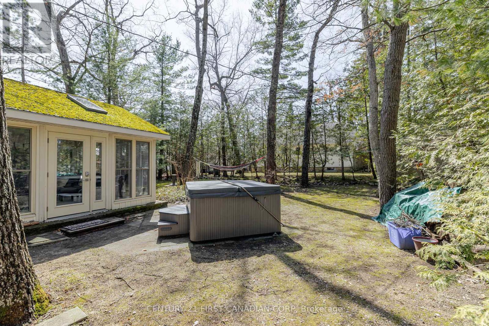 47 Heaman Crescent, Lambton Shores, Ontario  N0M 1T0 - Photo 22 - X12065423