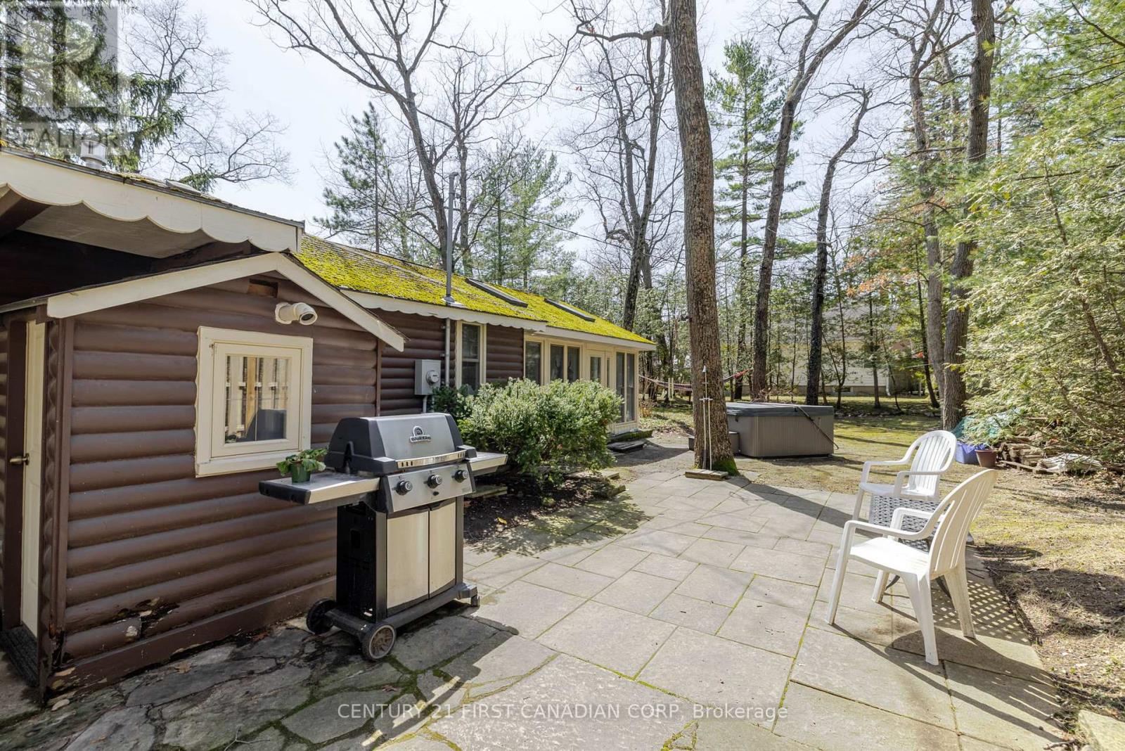 47 Heaman Crescent, Lambton Shores, Ontario  N0M 1T0 - Photo 24 - X12065423