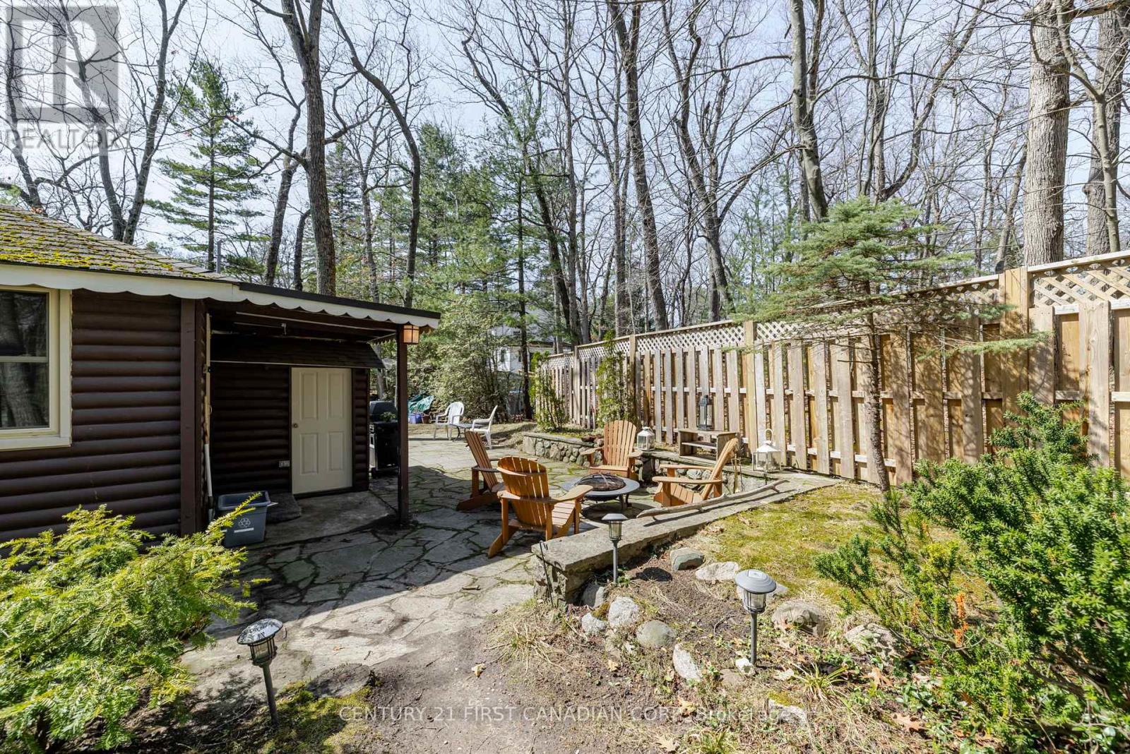47 Heaman Crescent, Lambton Shores, Ontario  N0M 1T0 - Photo 25 - X12065423