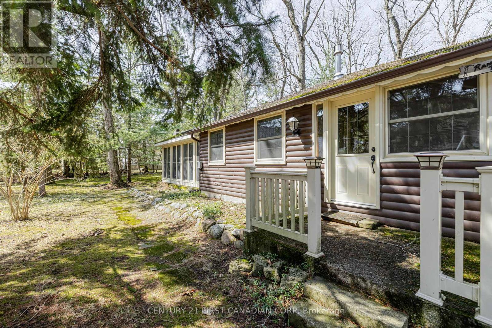 47 Heaman Crescent, Lambton Shores, Ontario  N0M 1T0 - Photo 26 - X12065423