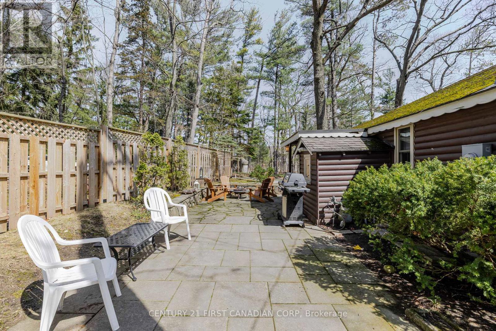 47 Heaman Crescent, Lambton Shores, Ontario  N0M 1T0 - Photo 27 - X12065423