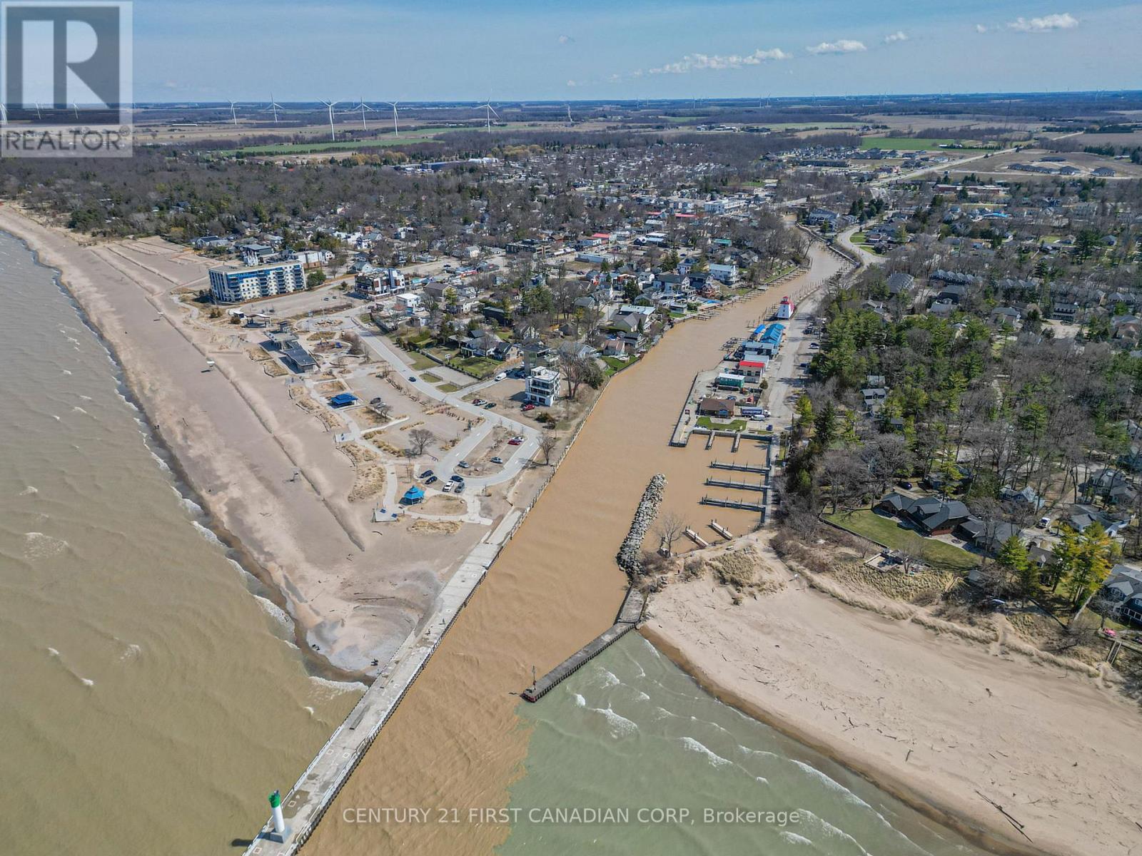 47 Heaman Crescent, Lambton Shores, Ontario  N0M 1T0 - Photo 36 - X12065423
