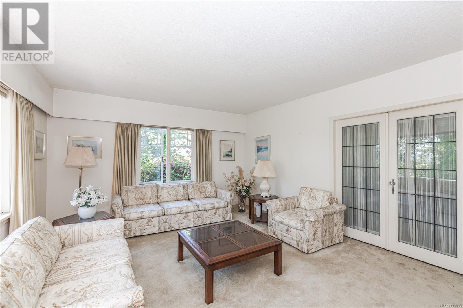Property at 1254 Burnside Rd W image 4