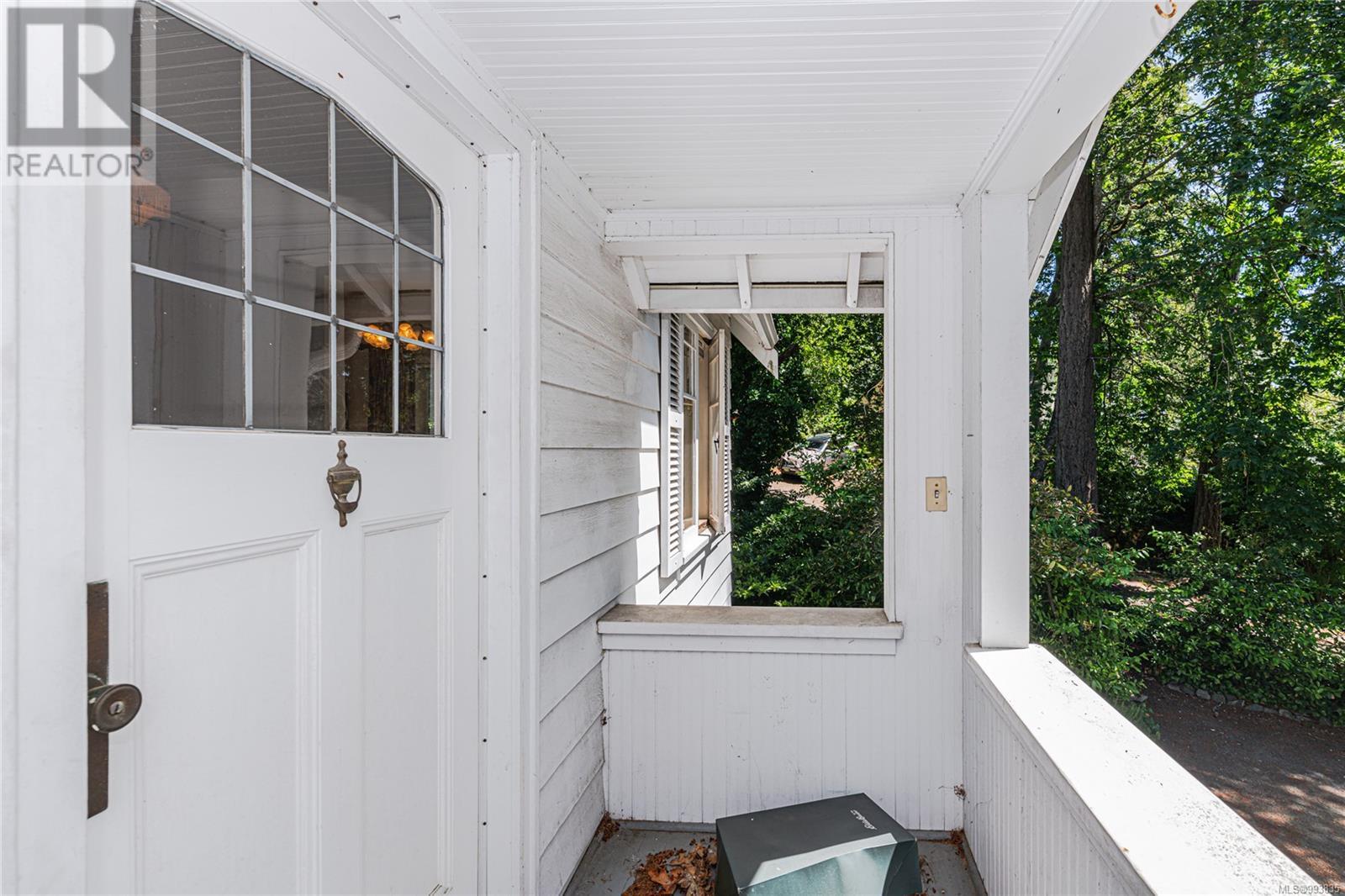 Property at 1254 Burnside Rd W image 3
