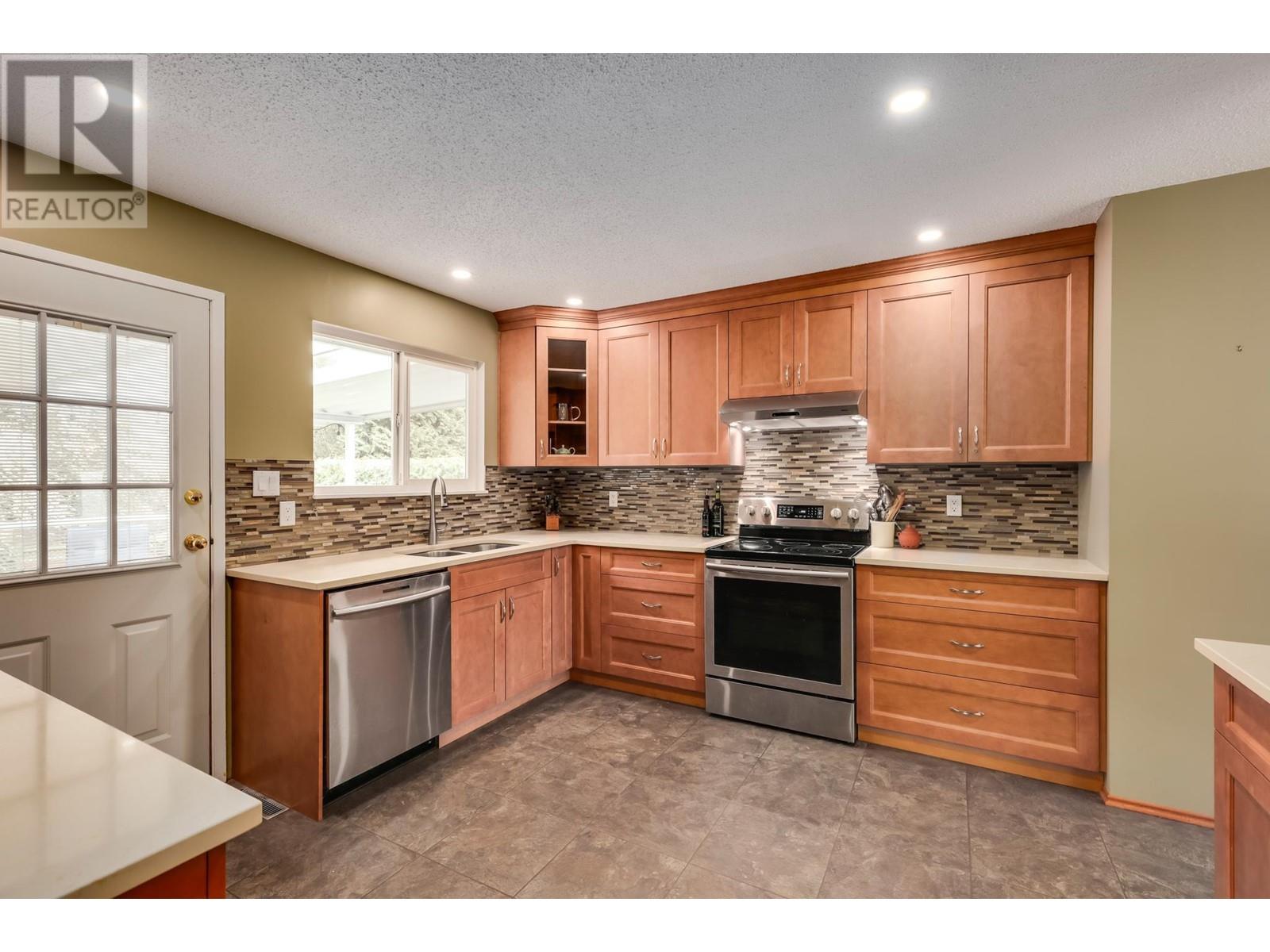 1178 Laburnum Avenue, Port Coquitlam, British Columbia  V3B 1K3 - Photo 9 - R2986052