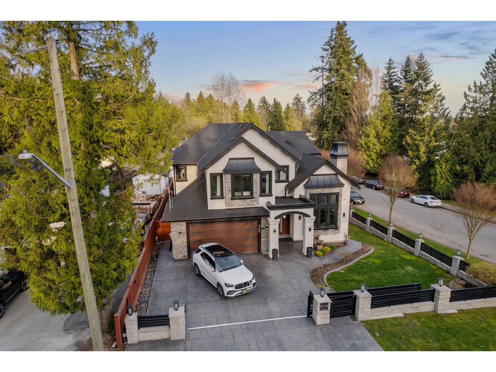 6710 137a Street, Surrey, British Columbia  V3W 5E9 - Photo 2 - R2986964