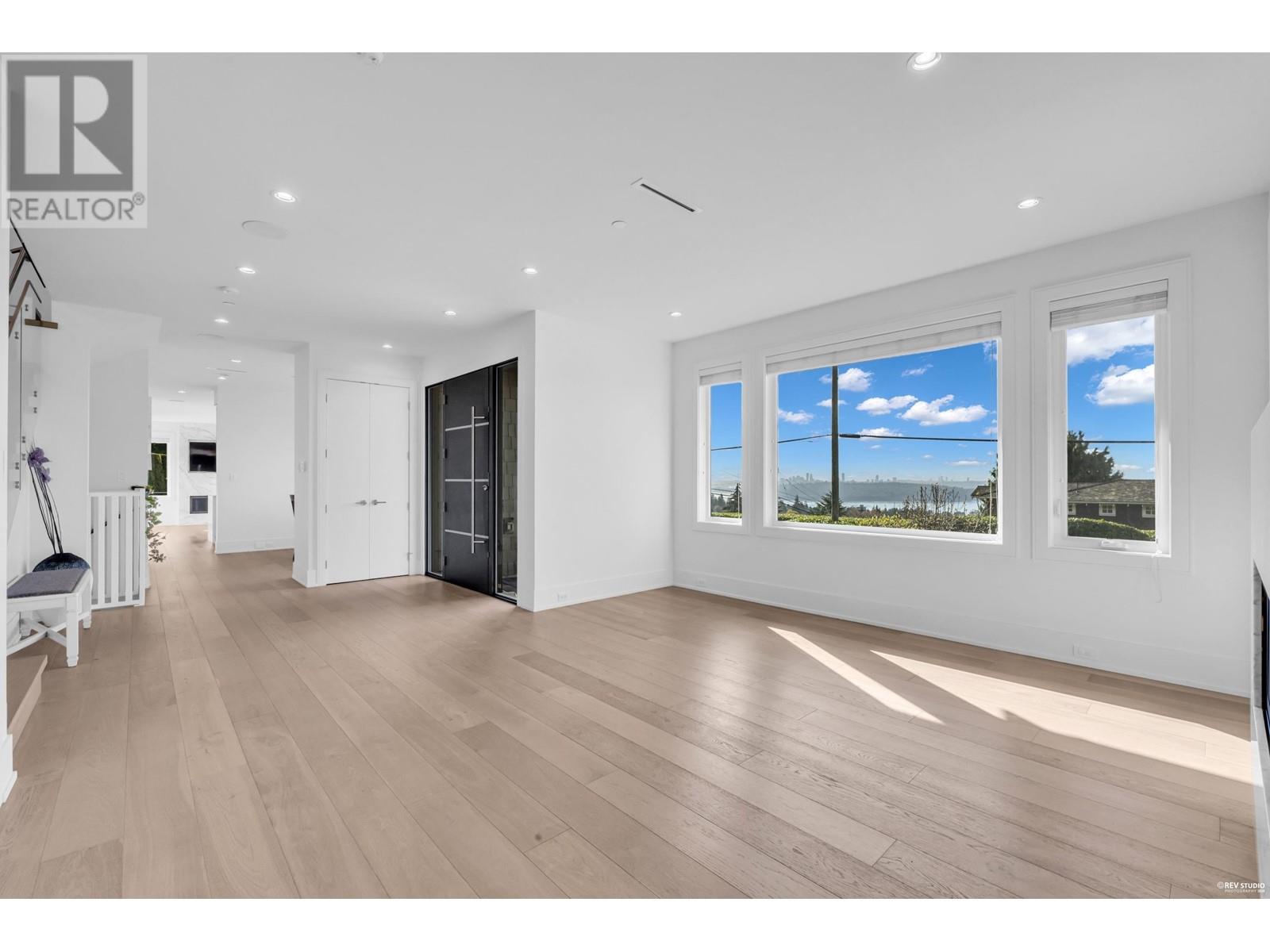 Property at 2205 PALMERSTON AVENUE image 5