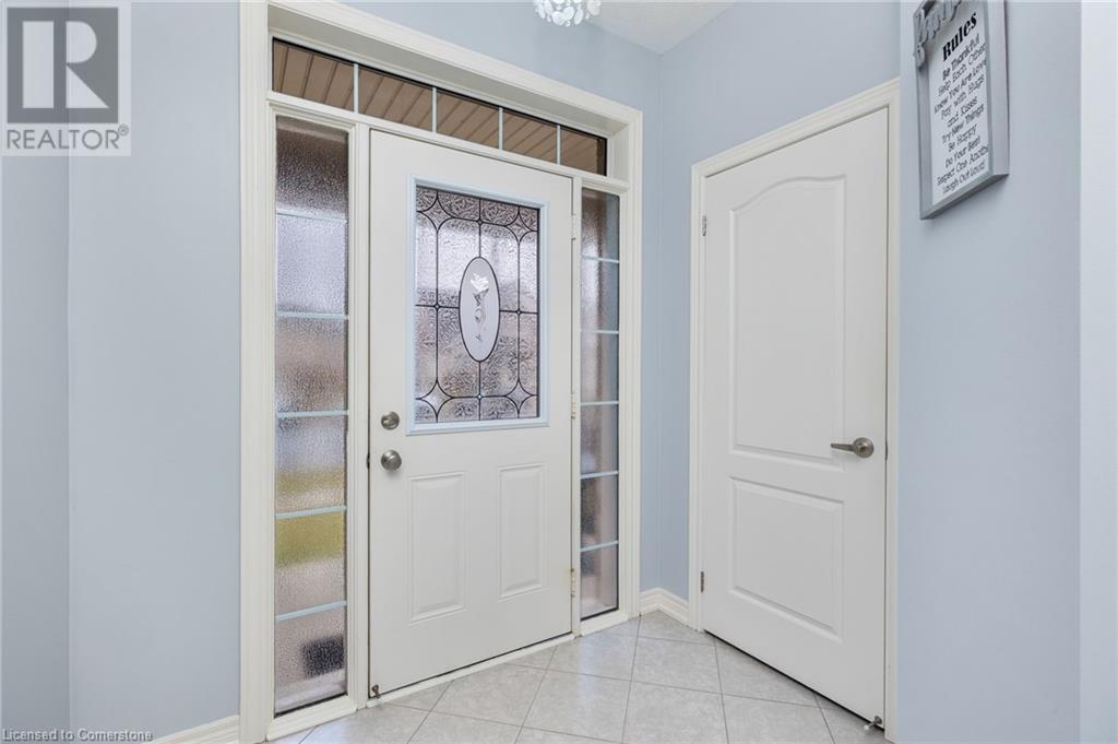 Property at 557 SETTLERS Road W image 3