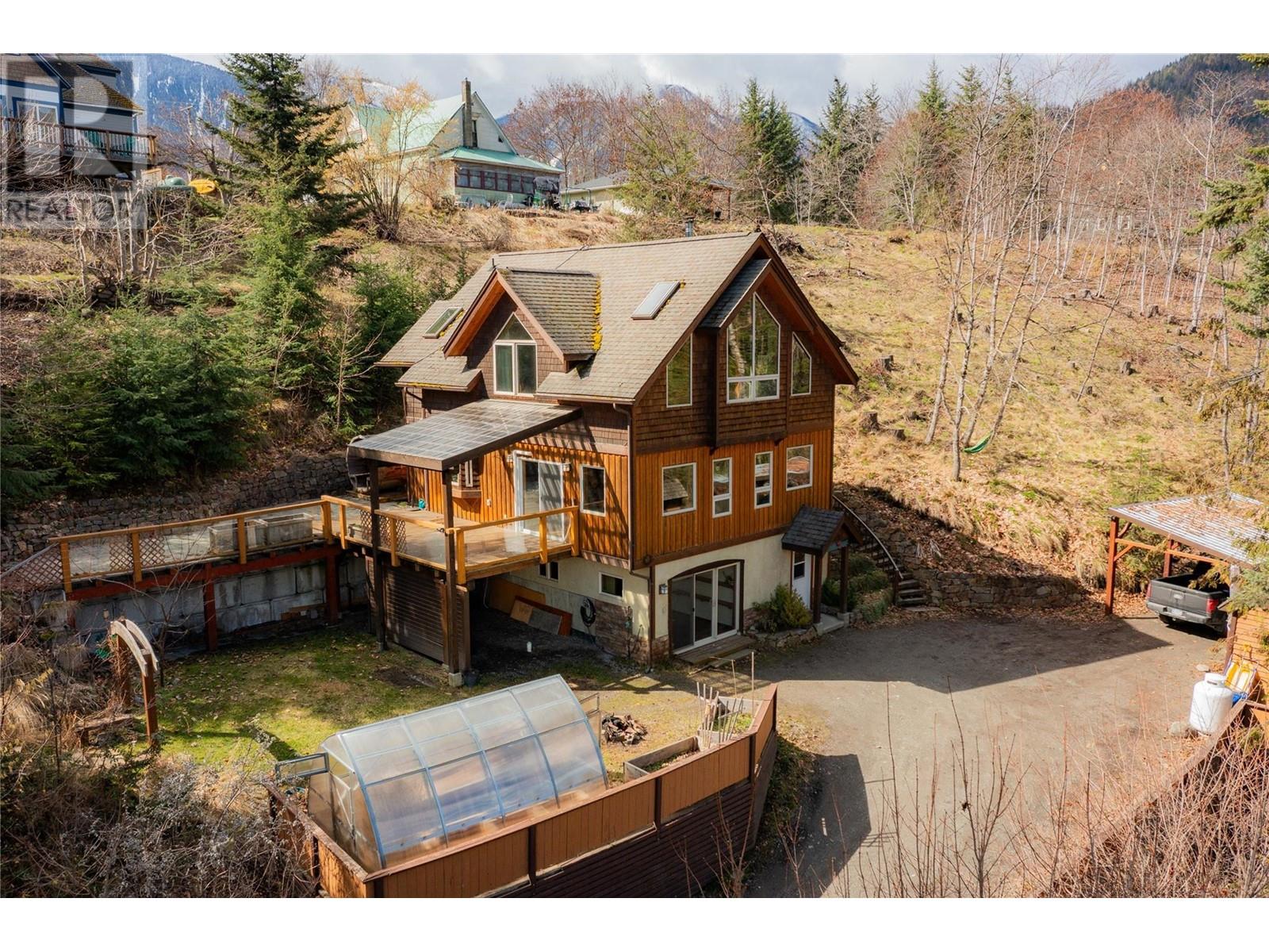 641 Front Street, Kaslo, British Columbia  V0G 1M0 - Photo 1 - 10329582