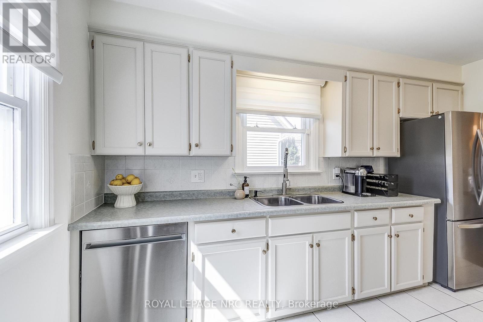 44 Windsor Road, St. Catharines, Ontario  L2N 3A3 - Photo 17 - X12067508
