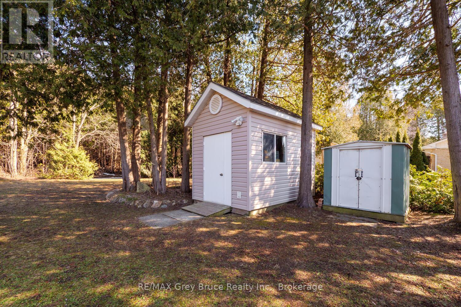 019589 6 Highway, Georgian Bluffs, Ontario  N0H 2T0 - Photo 40 - X12067456