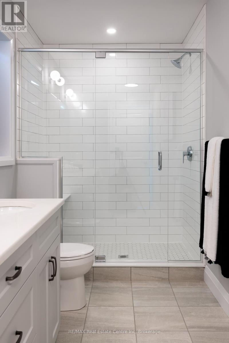 202 Bridge Crescent, Minto, Ontario  N0G 2P0 - Photo 6 - X12067516