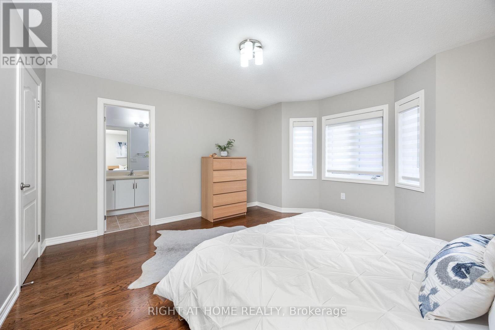 557 Settlers Road W, Oakville, Ontario  L6M 1N7 - Photo 26 - W12067513