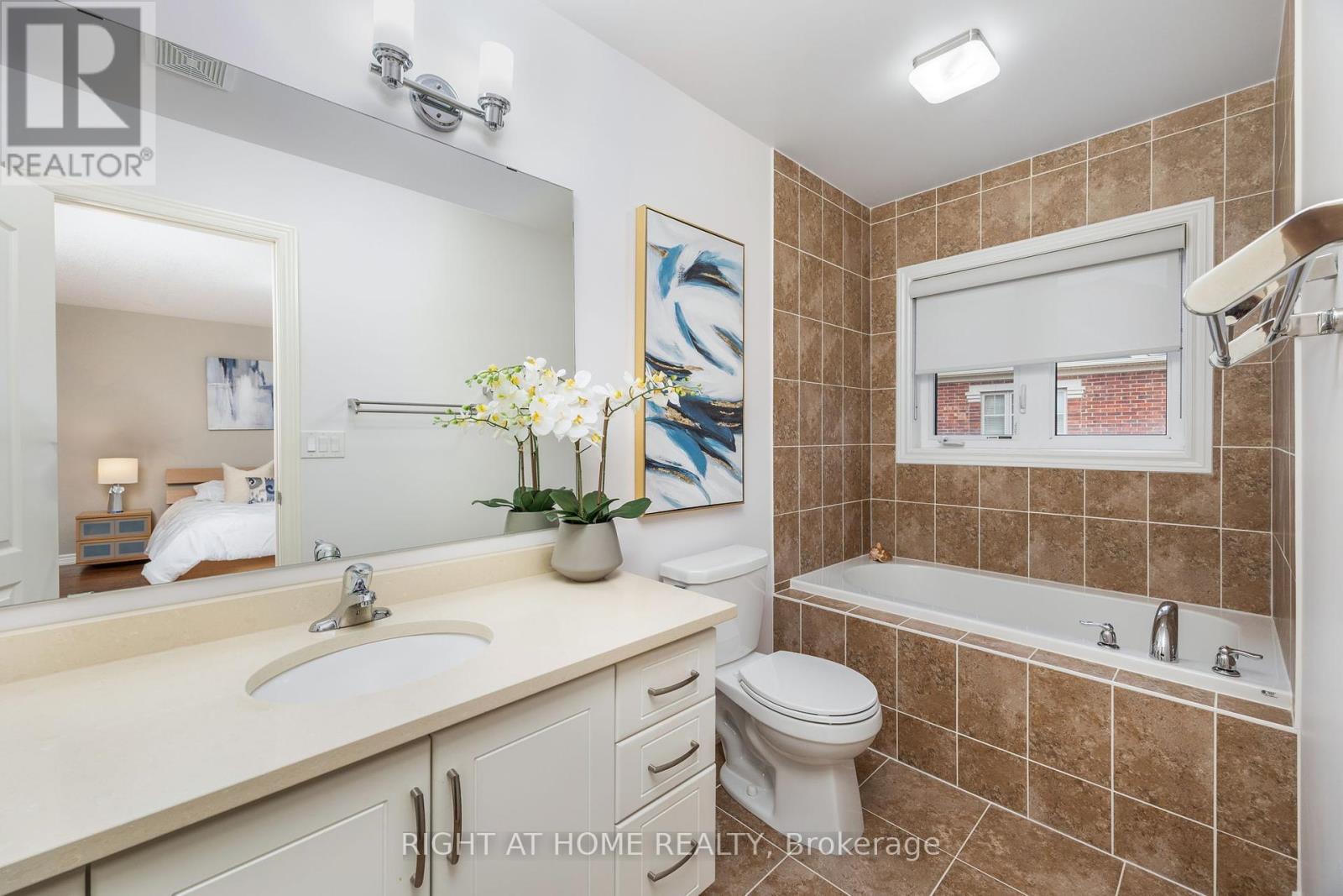 557 Settlers Road W, Oakville, Ontario  L6M 1N7 - Photo 27 - W12067513