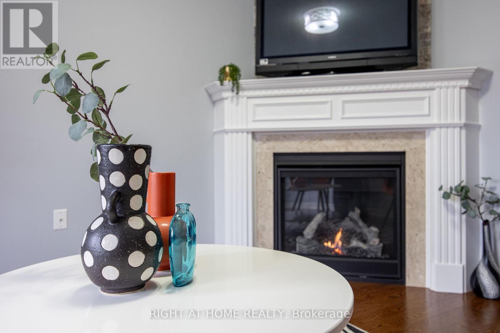 557 Settlers Road W, Oakville, Ontario  L6M 1N7 - Photo 36 - W12067513