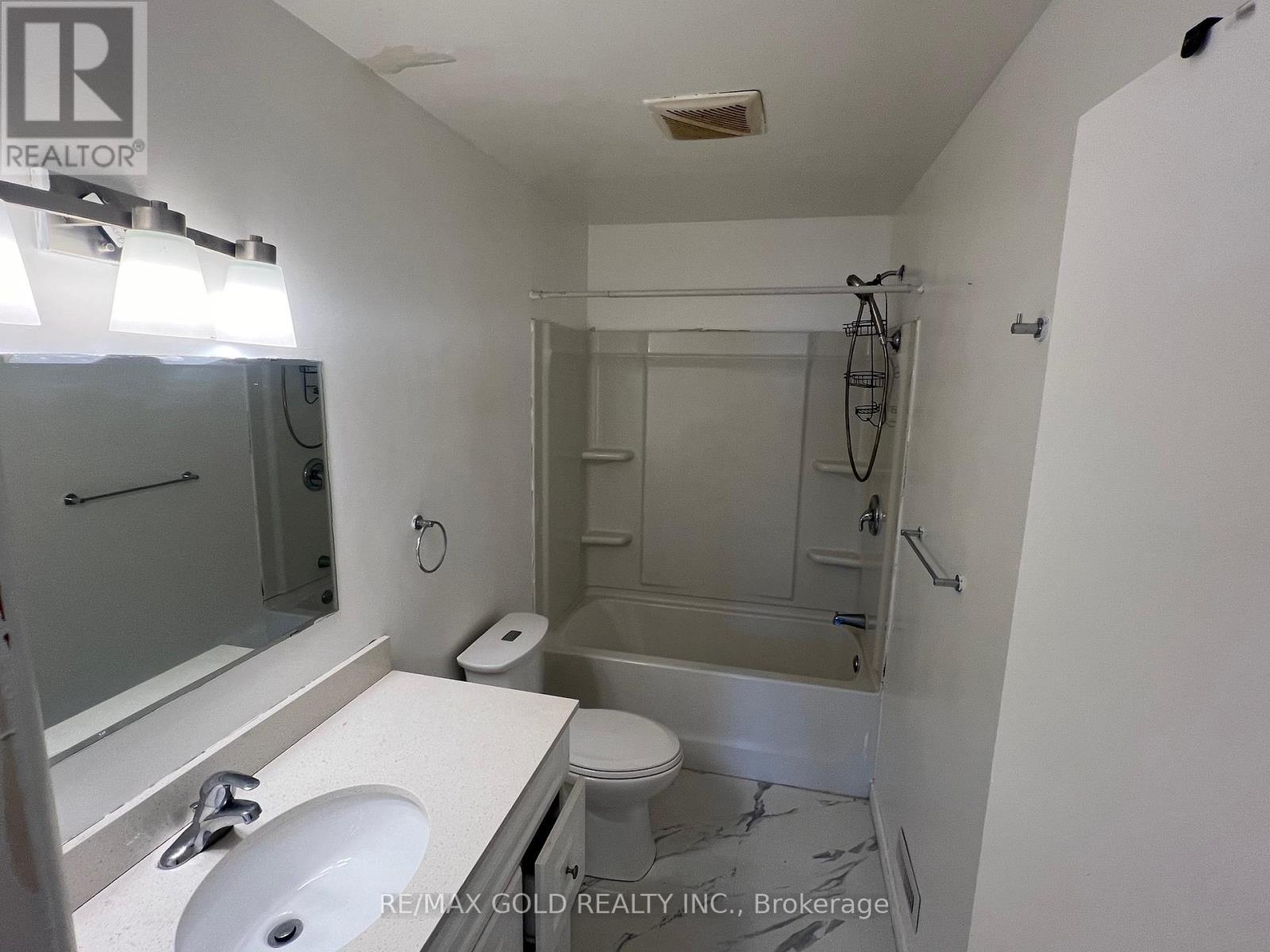 Property at 979 WELLINGTON STREET image 2