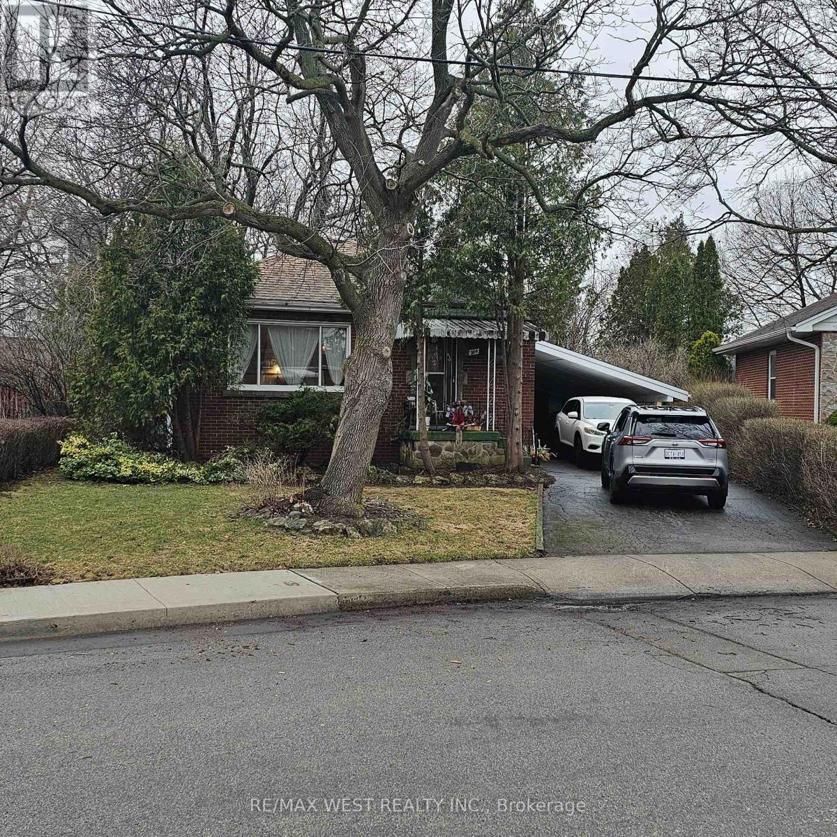 Property at 204 DAVID AVENUE image 2