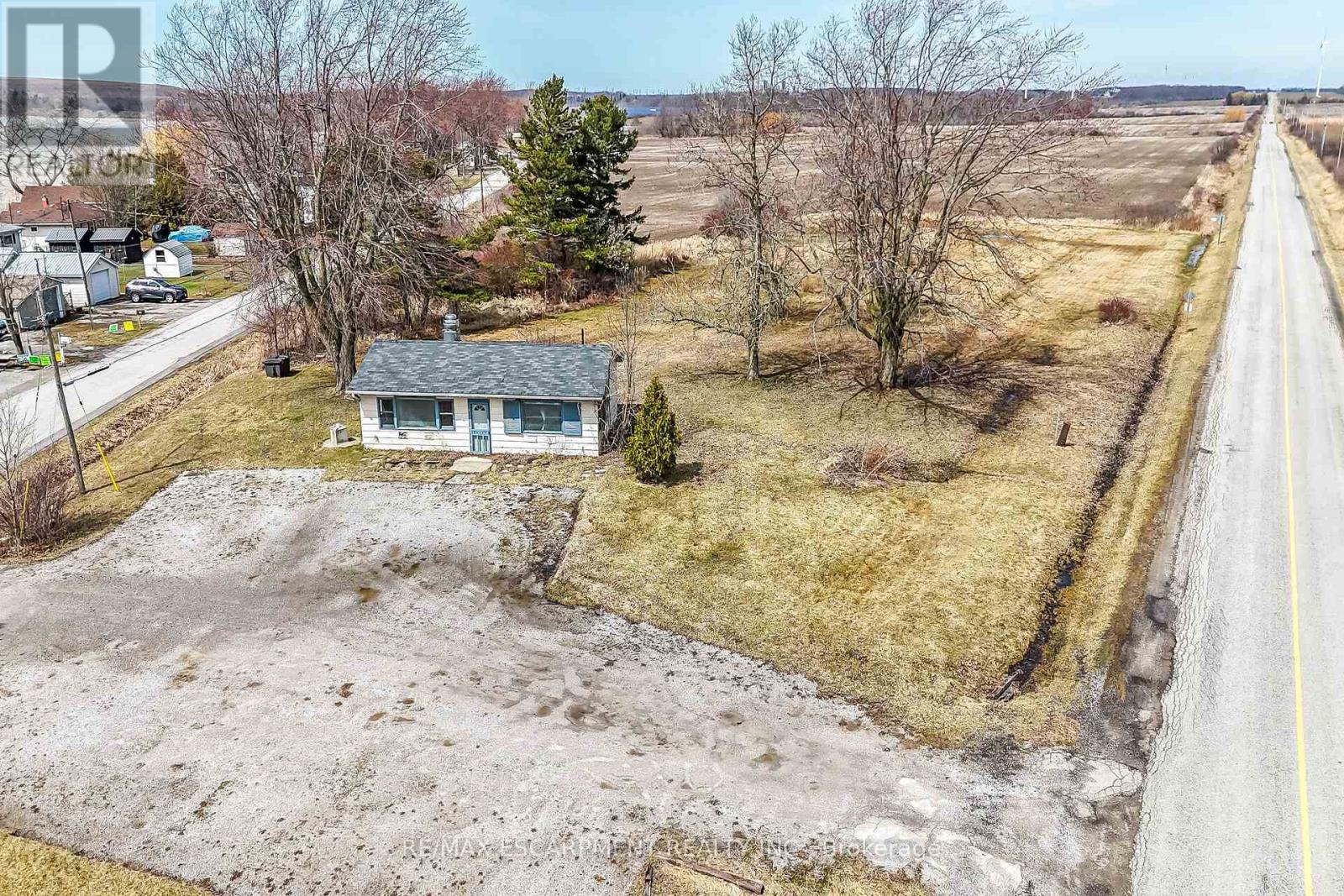 429 South Coast Drive, Haldimand, Ontario  N0A 1L0 - Photo 5 - X12067564