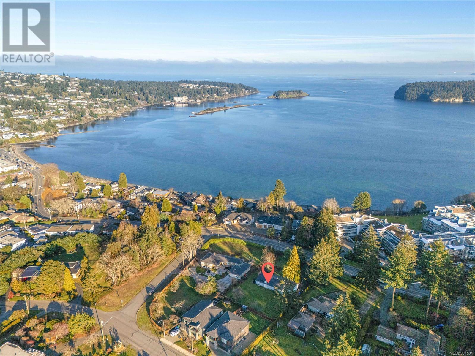 Property at 2555 Departure Bay Rd image 3