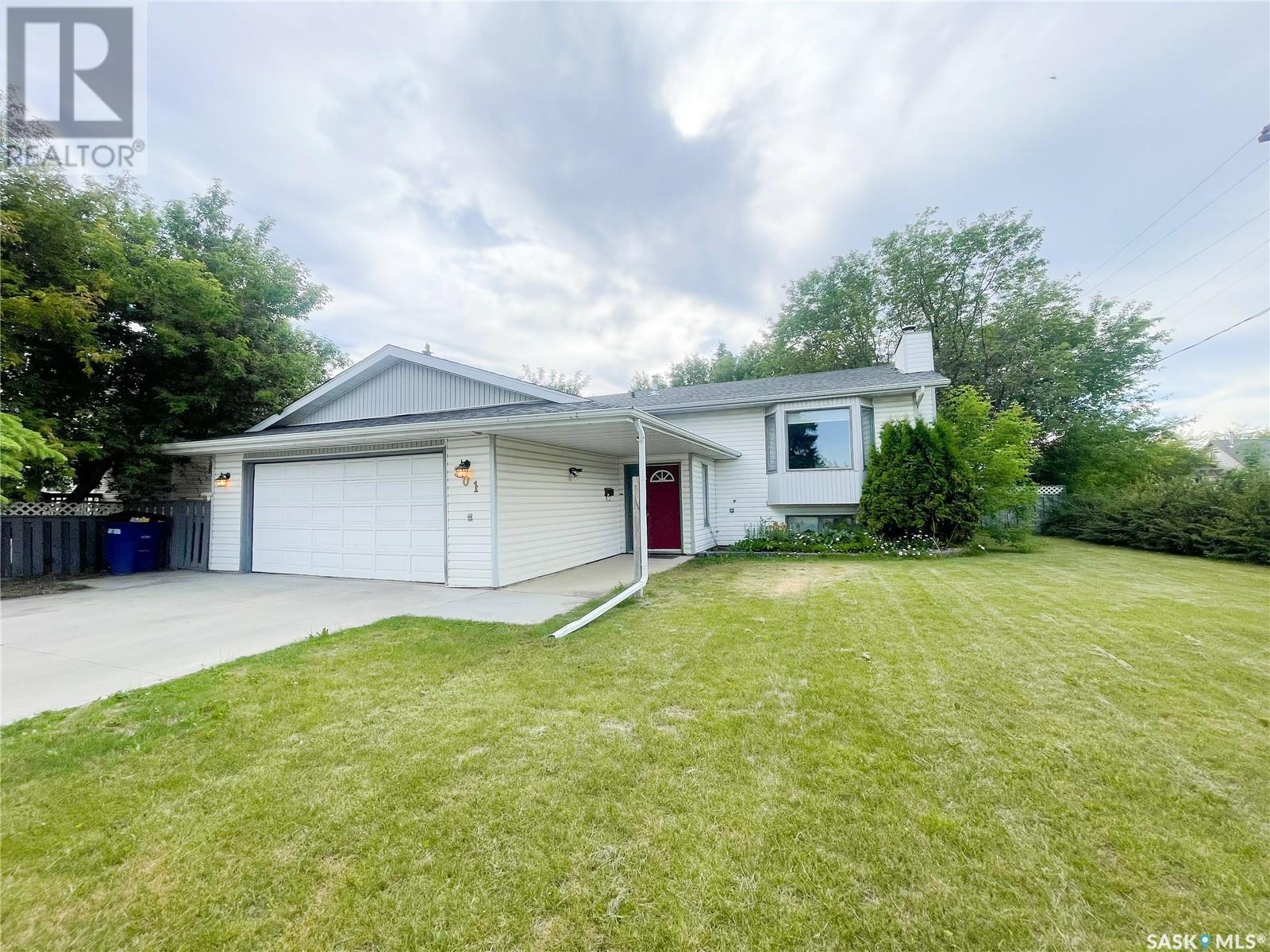 501 2nd STREET W, meadow lake, Saskatchewan