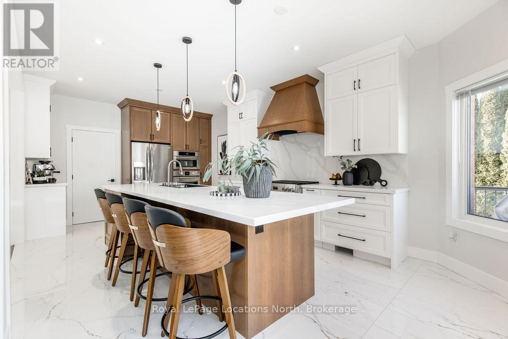 143 Wasaga Sands Drive, Wasaga Beach, Ontario  L9Z 1H9 - Photo 1 - S12067635