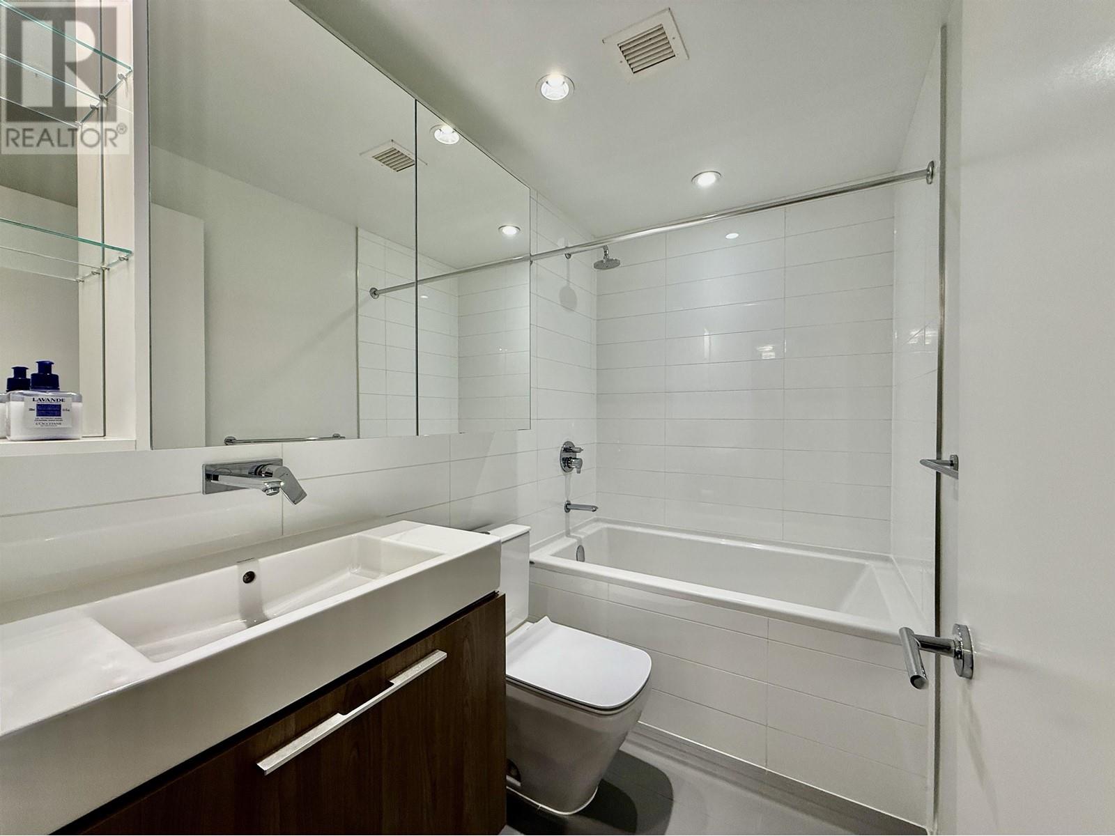 2001 1955 Alpha Way, Burnaby, British Columbia  V5C 0K6 - Photo 17 - R2987077