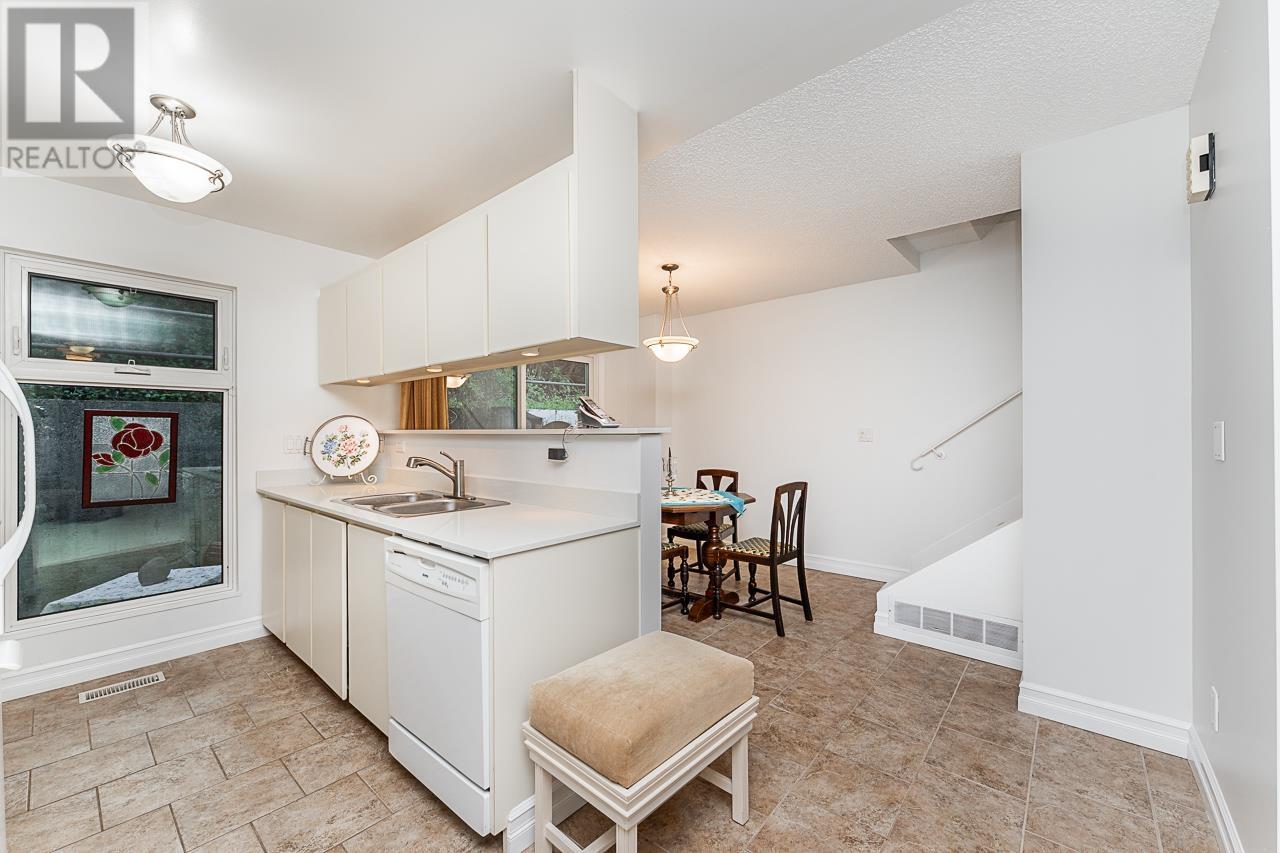 222 James Road, Port Moody, British Columbia  V3H 2S4 - Photo 11 - R2987103