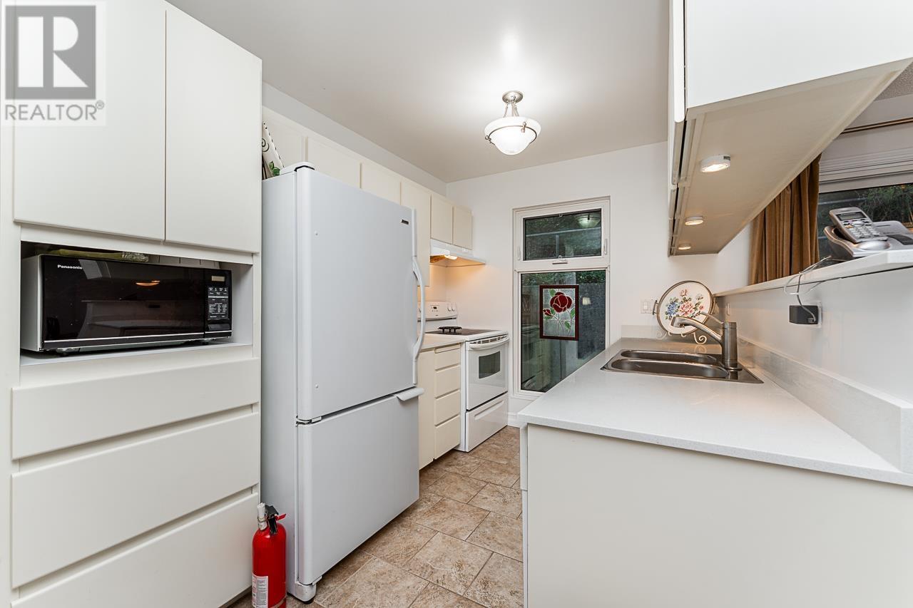 222 James Road, Port Moody, British Columbia  V3H 2S4 - Photo 12 - R2987103