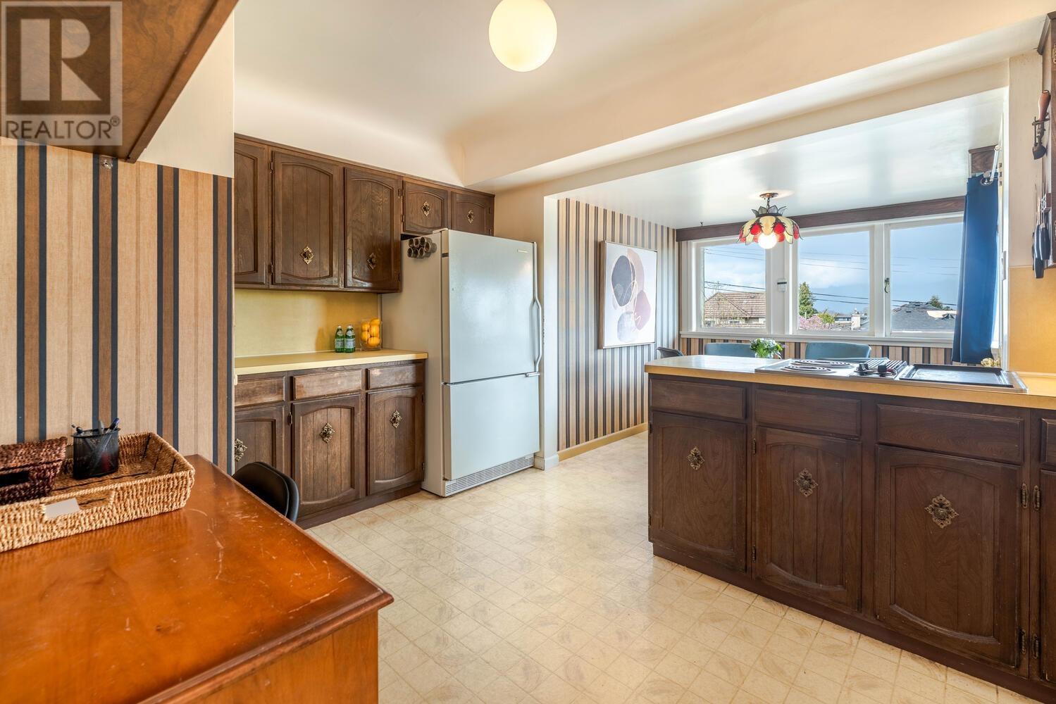 349 Midlothian, Vancouver, British Columbia  V5Y 2M1 - Photo 8 - R2987085