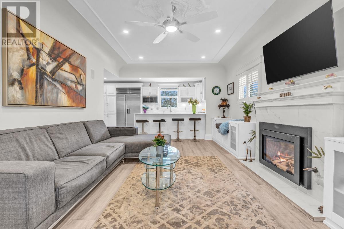 2446 W 7th Avenue, Vancouver, British Columbia  V6K 1Y7 - Photo 3 - R2987110