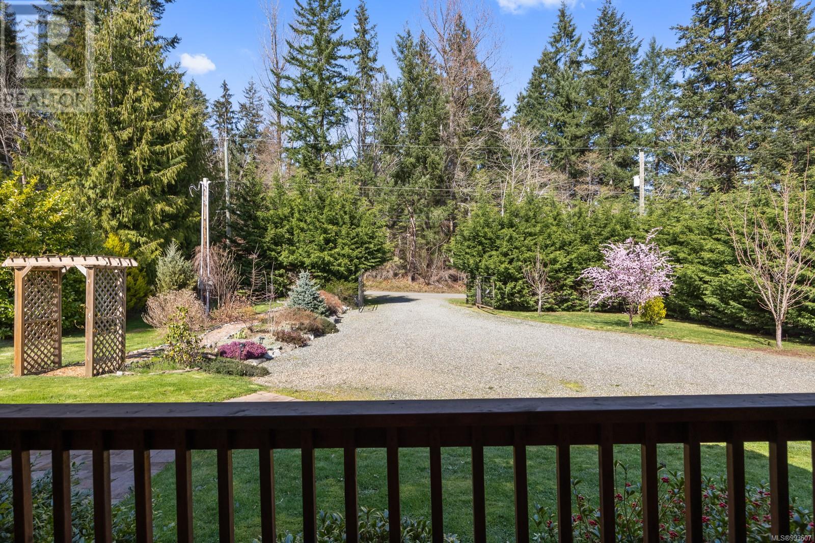 2353 Catherwood Rd, Black Creek, British Columbia  V9J 1J3 - Photo 45 - 993607