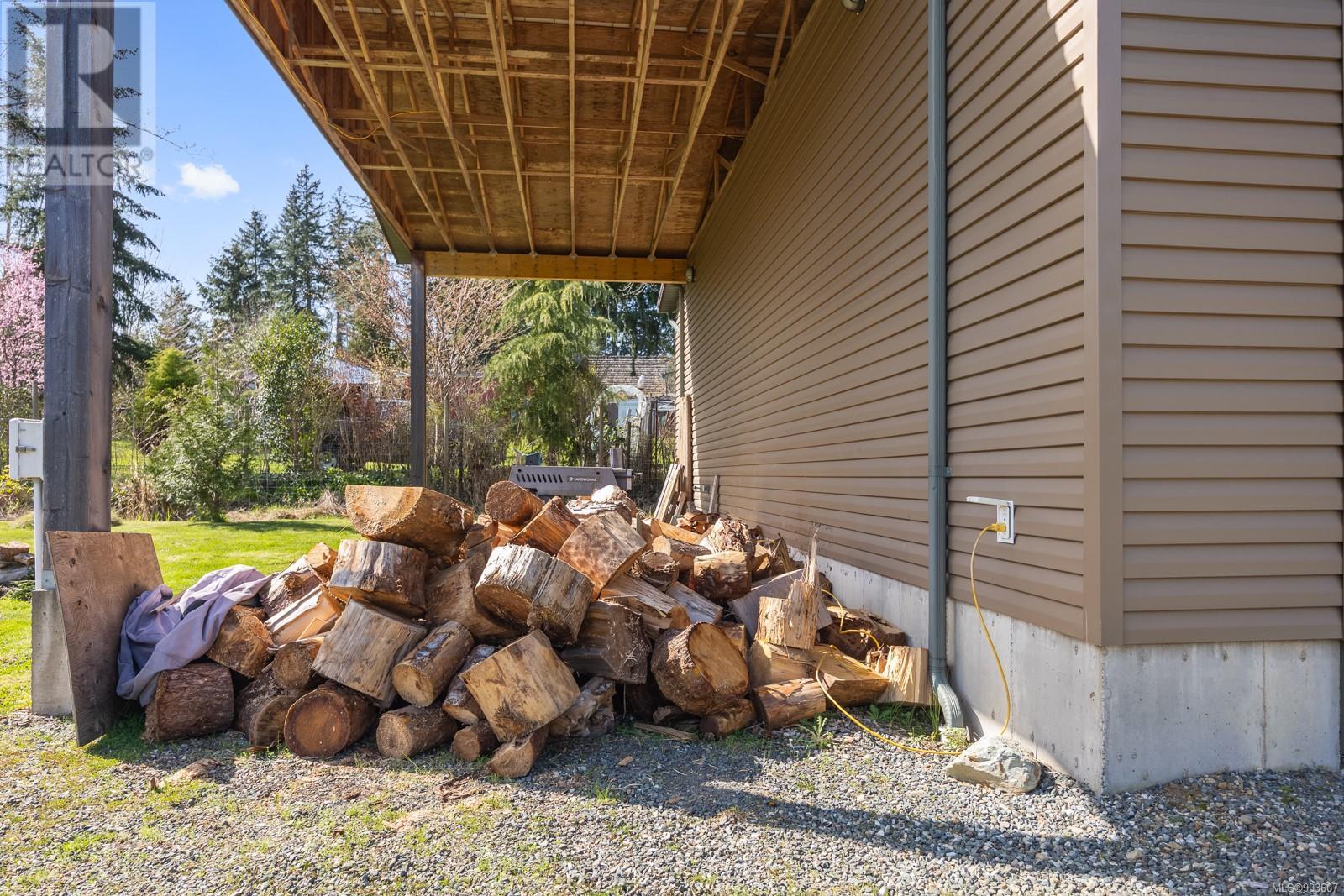 2353 Catherwood Rd, Black Creek, British Columbia  V9J 1J3 - Photo 53 - 993607