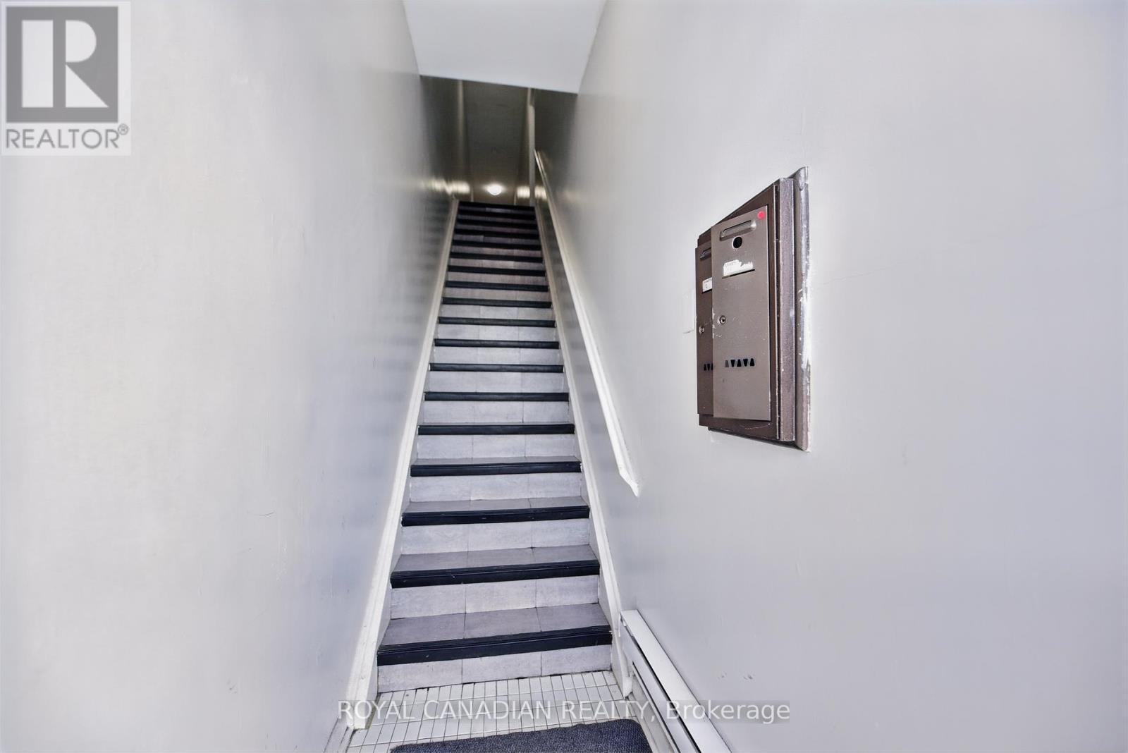 1848 Lakeshore Road W, Mississauga, Ontario  L5J 1J7 - Photo 5 - W12060335