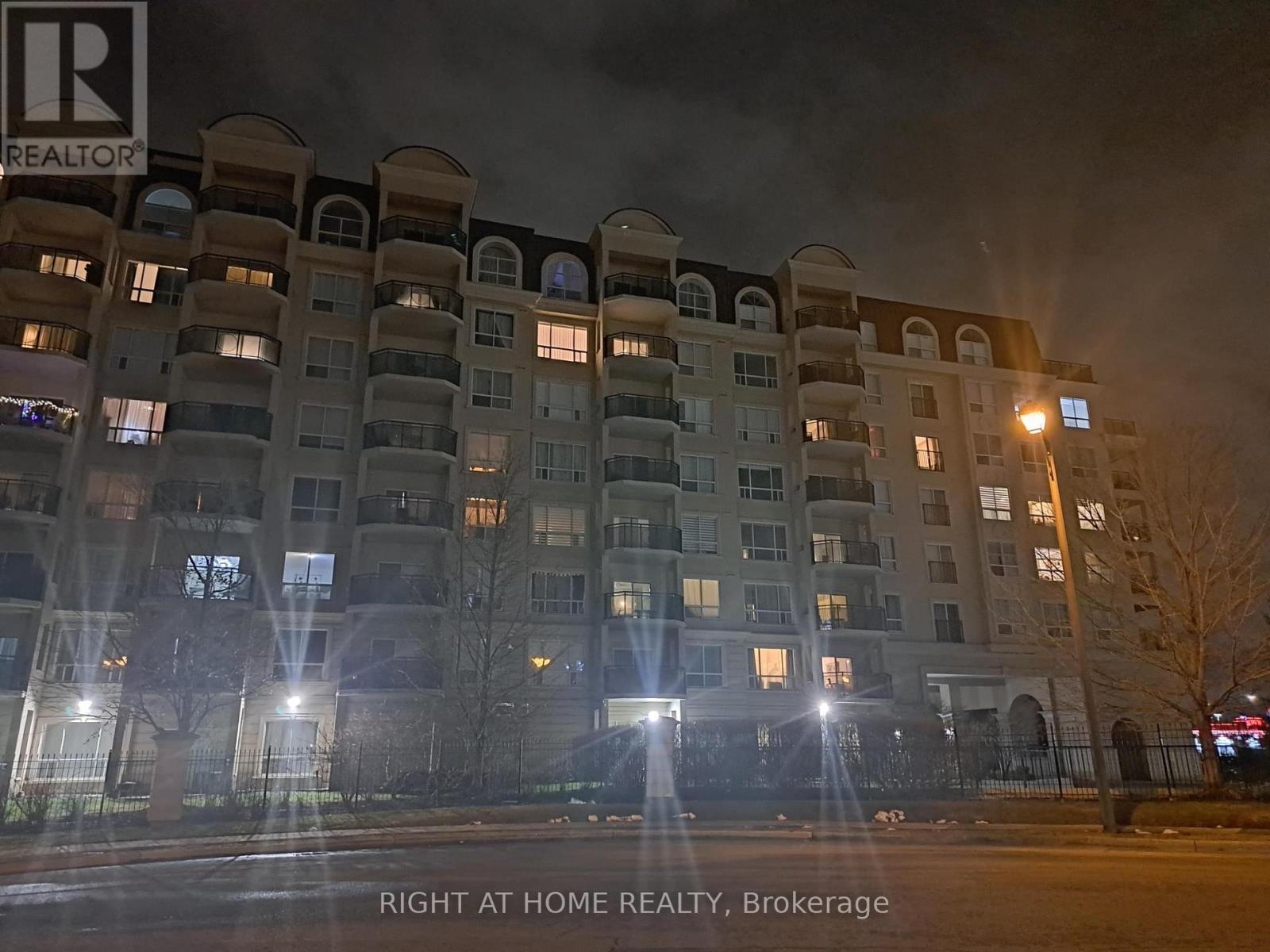 Property at 704 - 1 MAISON PARC COURT image 5