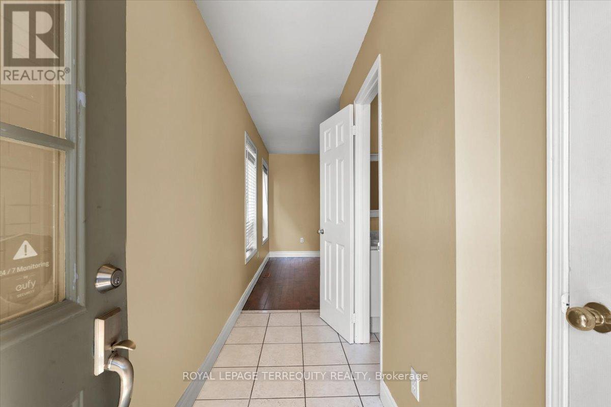 Property at 1009 WINDBROOK GROVE image 4