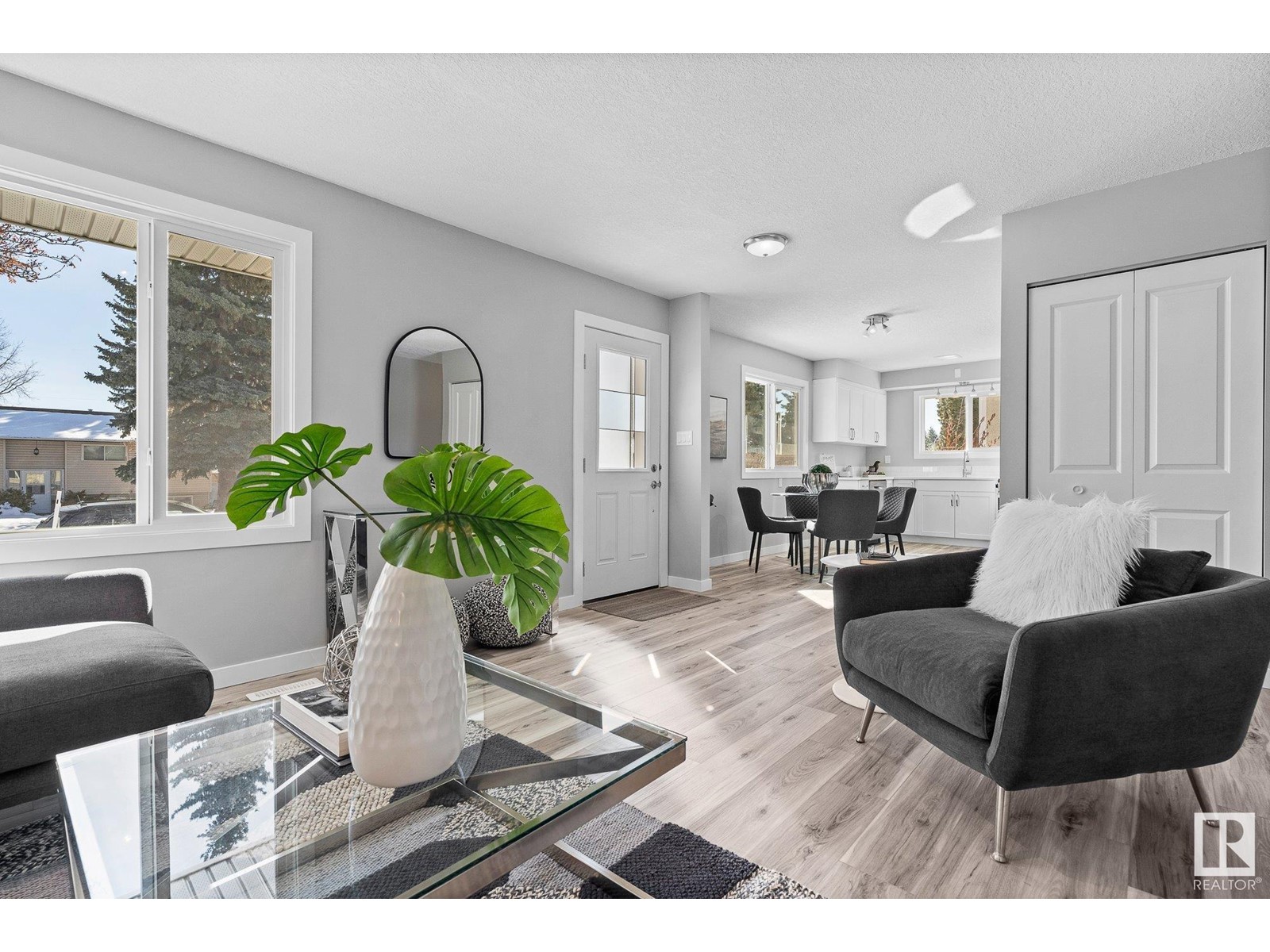 Property at 27 Belmont CR image 2