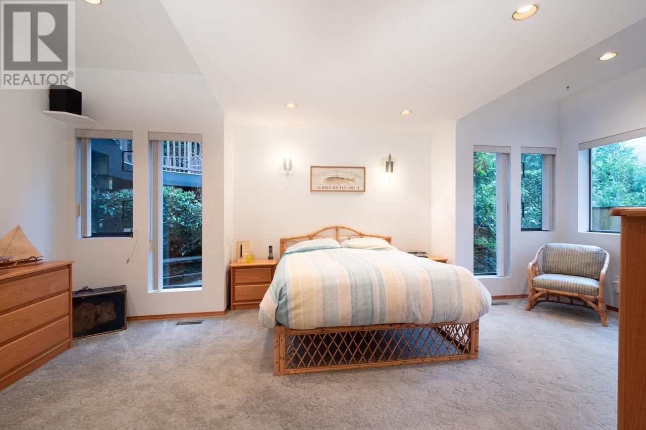 1605 Lockehaven Road, North Vancouver, British Columbia  V7G 2H3 - Photo 16 - R2983519