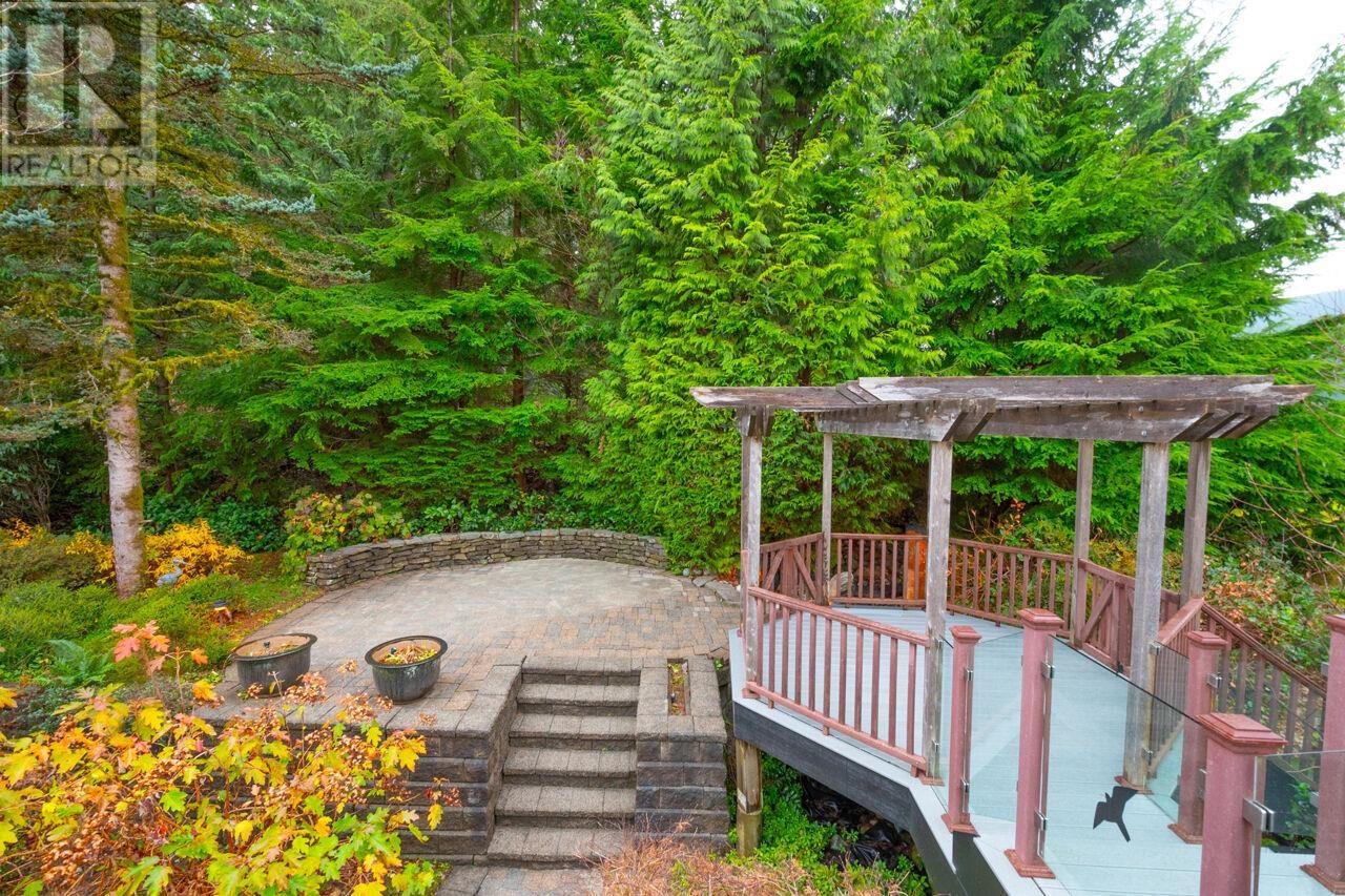 1605 Lockehaven Road, North Vancouver, British Columbia  V7G 2H3 - Photo 32 - R2983519