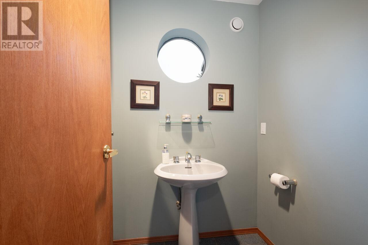 1605 Lockehaven Road, North Vancouver, British Columbia  V7G 2H3 - Photo 25 - R2983519