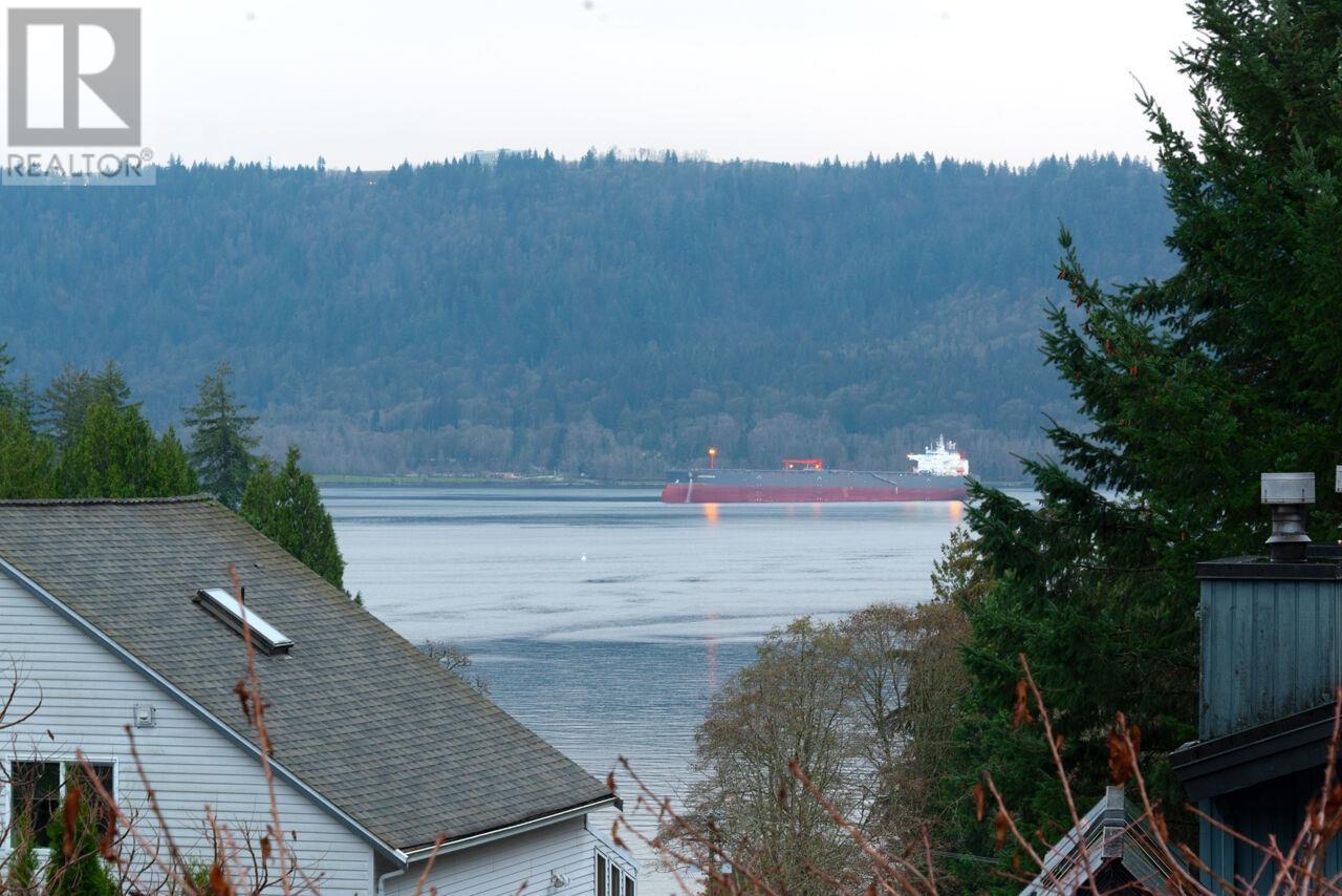 1605 Lockehaven Road, North Vancouver, British Columbia  V7G 2H3 - Photo 4 - R2983519