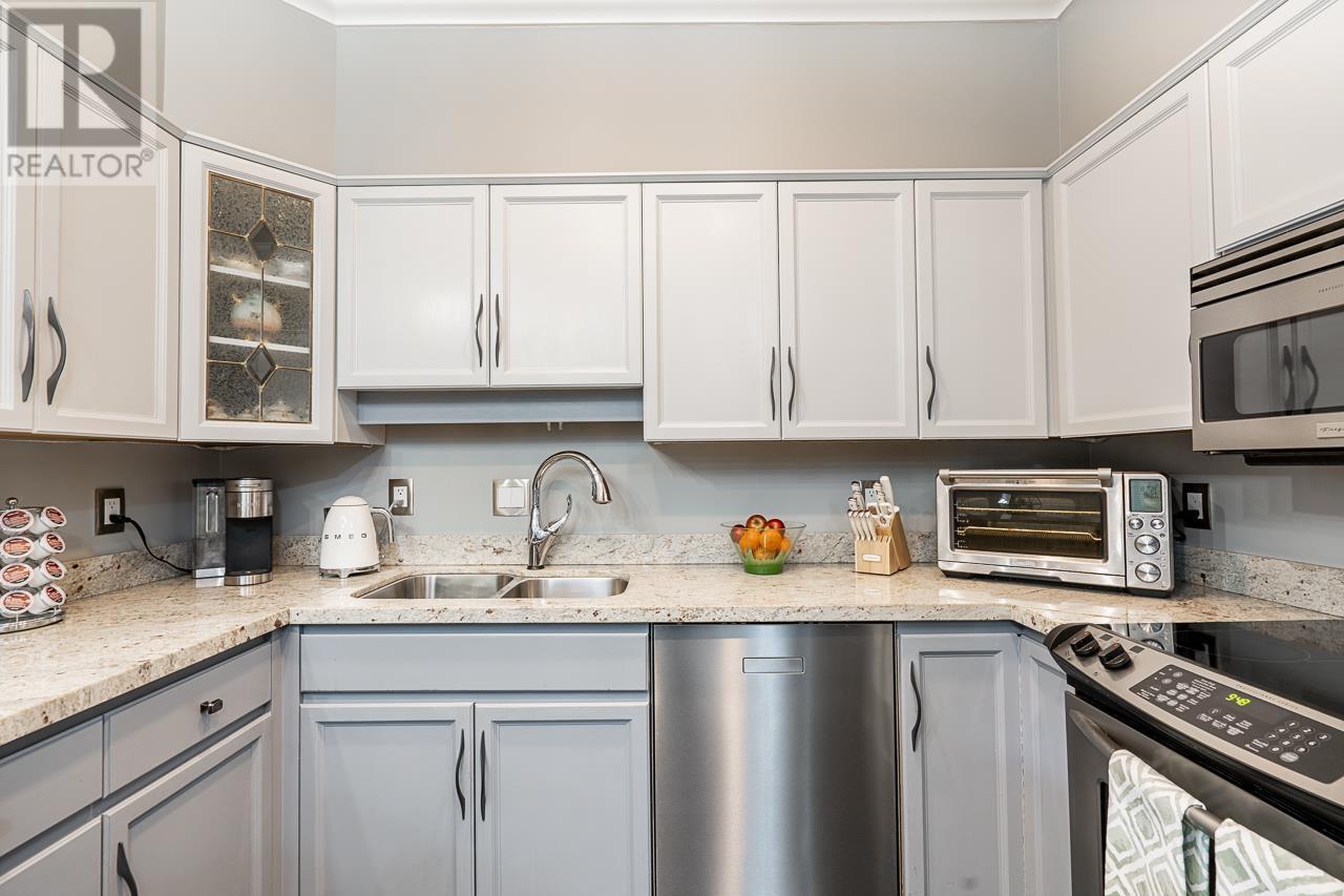 210 25 Richmond Street, New Westminster, British Columbia  V3L 5P9 - Photo 3 - R2980588