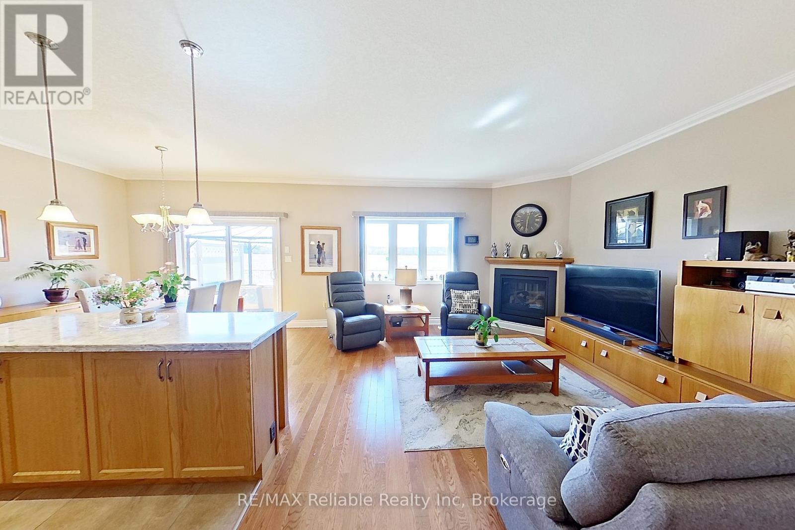 31 Bayfield Mews Lane, Bluewater (Bayfield), Ontario  N0M 1G0 - Photo 11 - X12067723